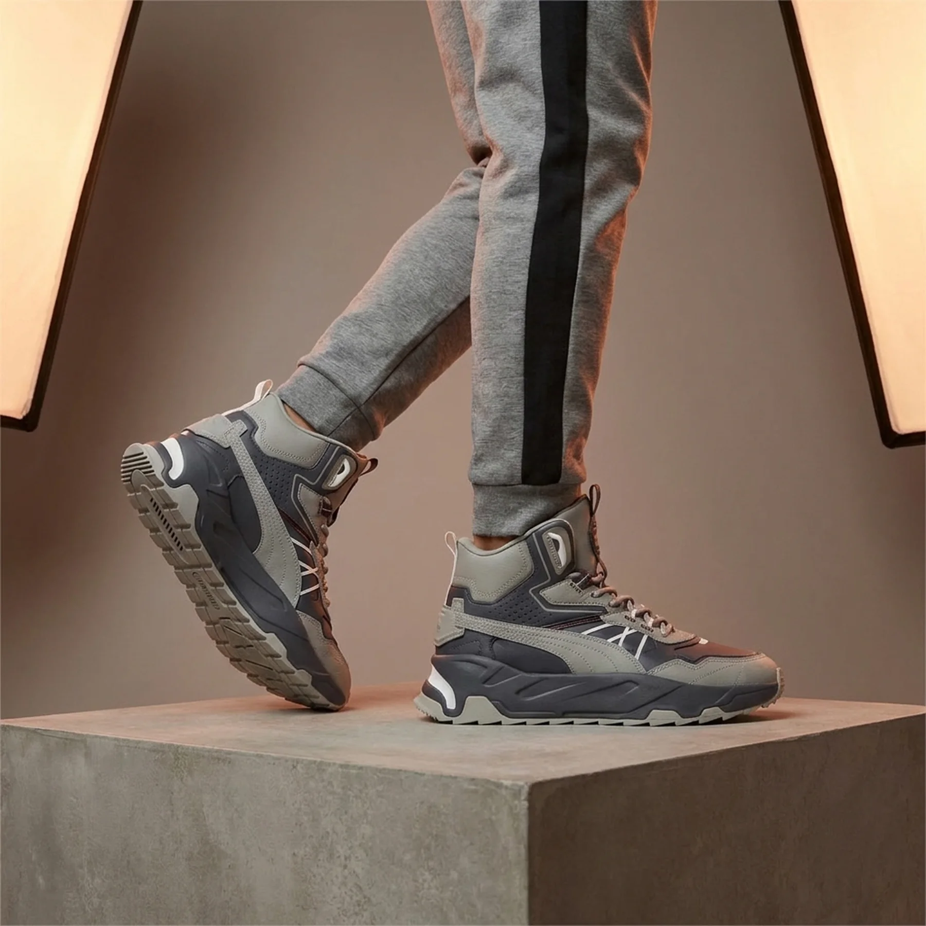 Кросівки унісекс Puma Trinity Mid Hybrid L Black/Grey (393985-10)