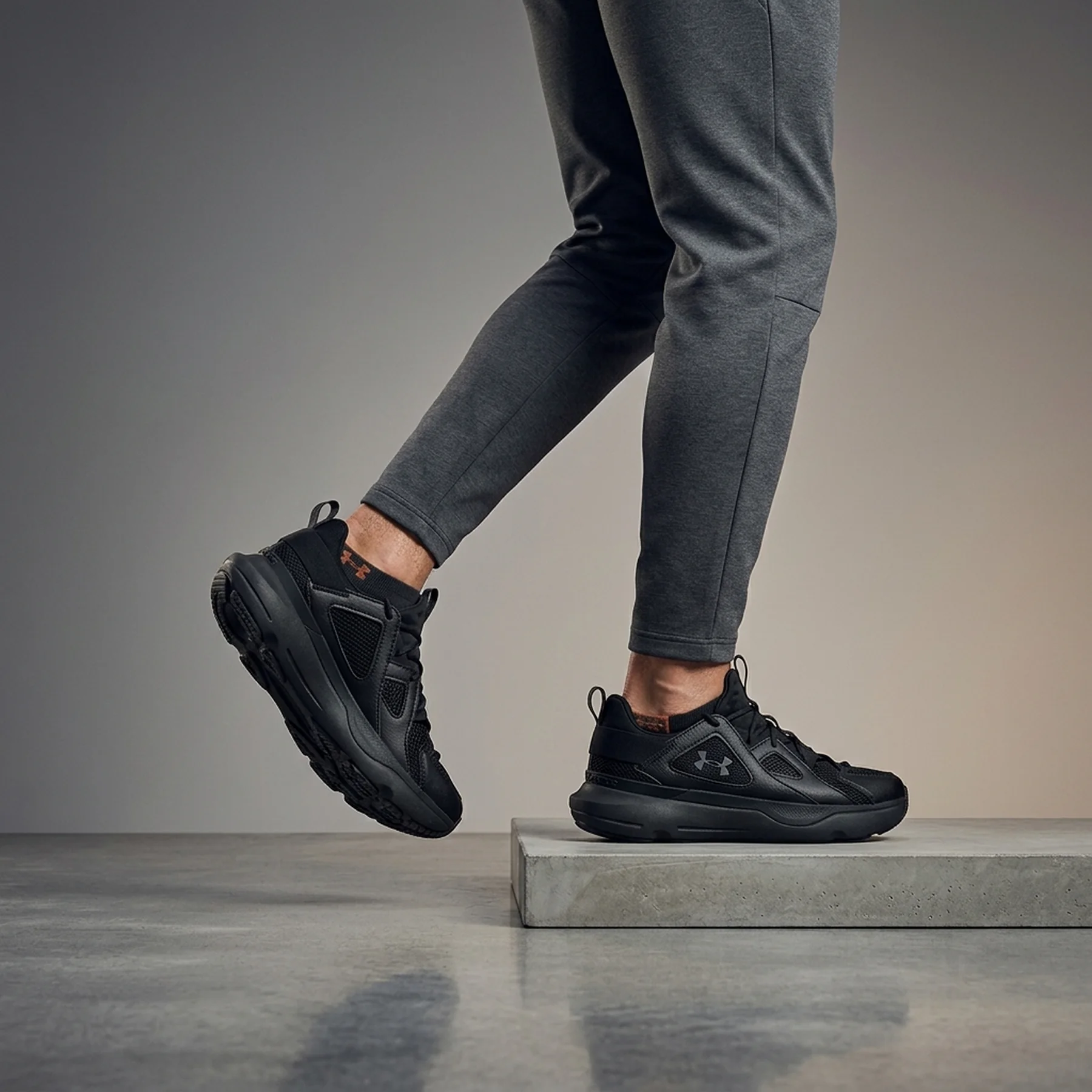 Кросівки унісекс Under Armour Infinite Mvmnt Se Black (6000902-002)