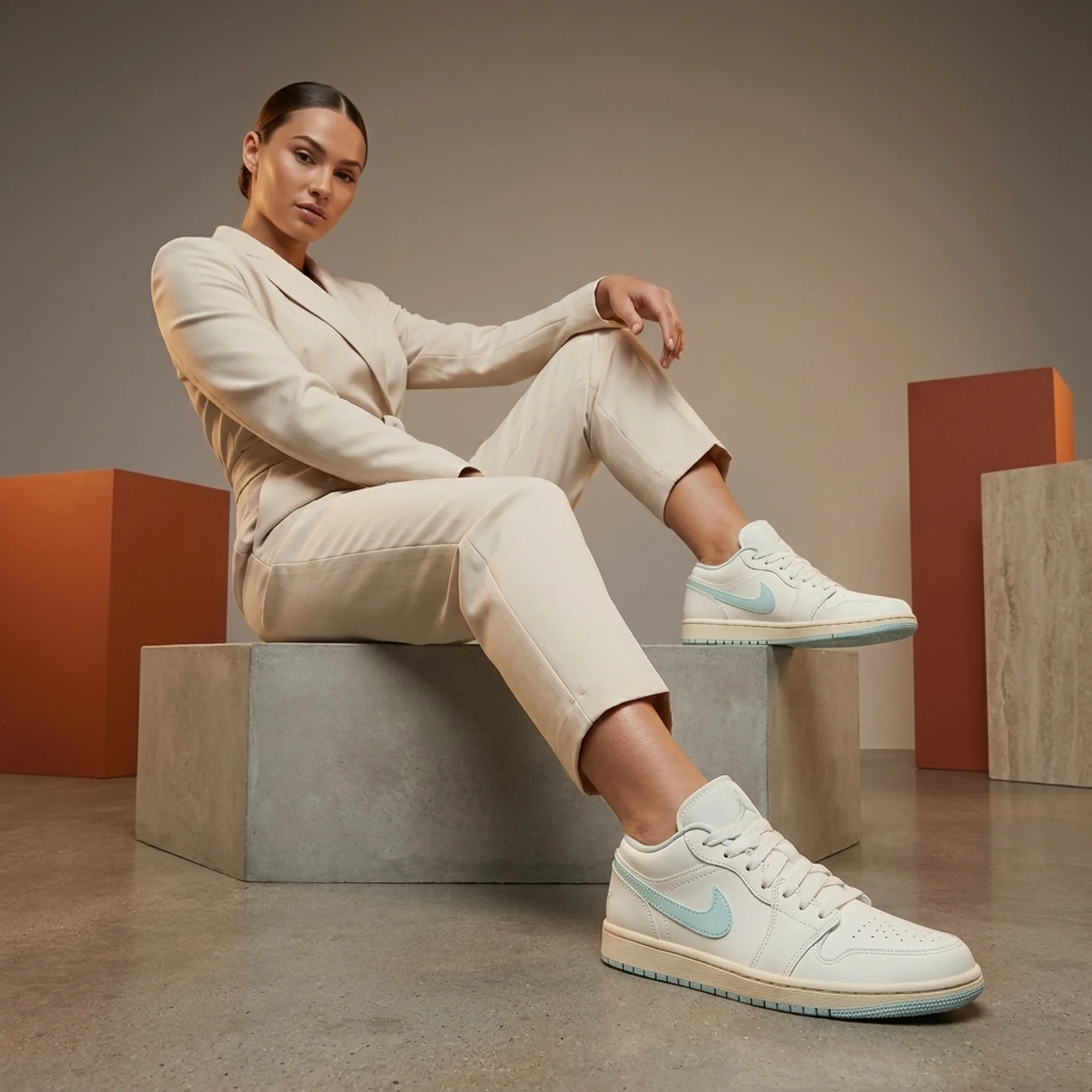 Кросівки W Air Jordan 1 Low Sail Igloo