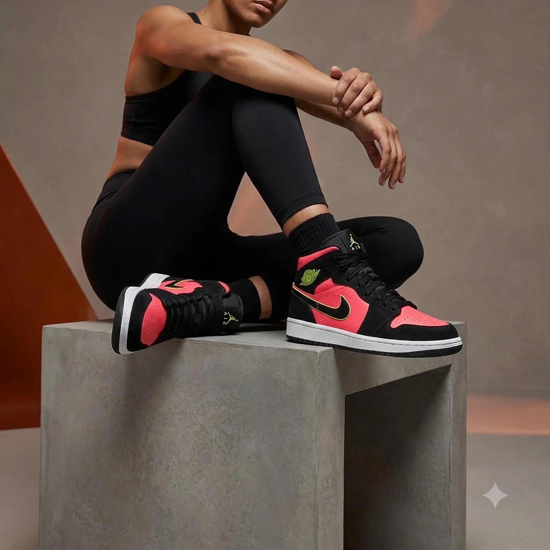 Кросівки W Jordan 1 Mid Hot Punch