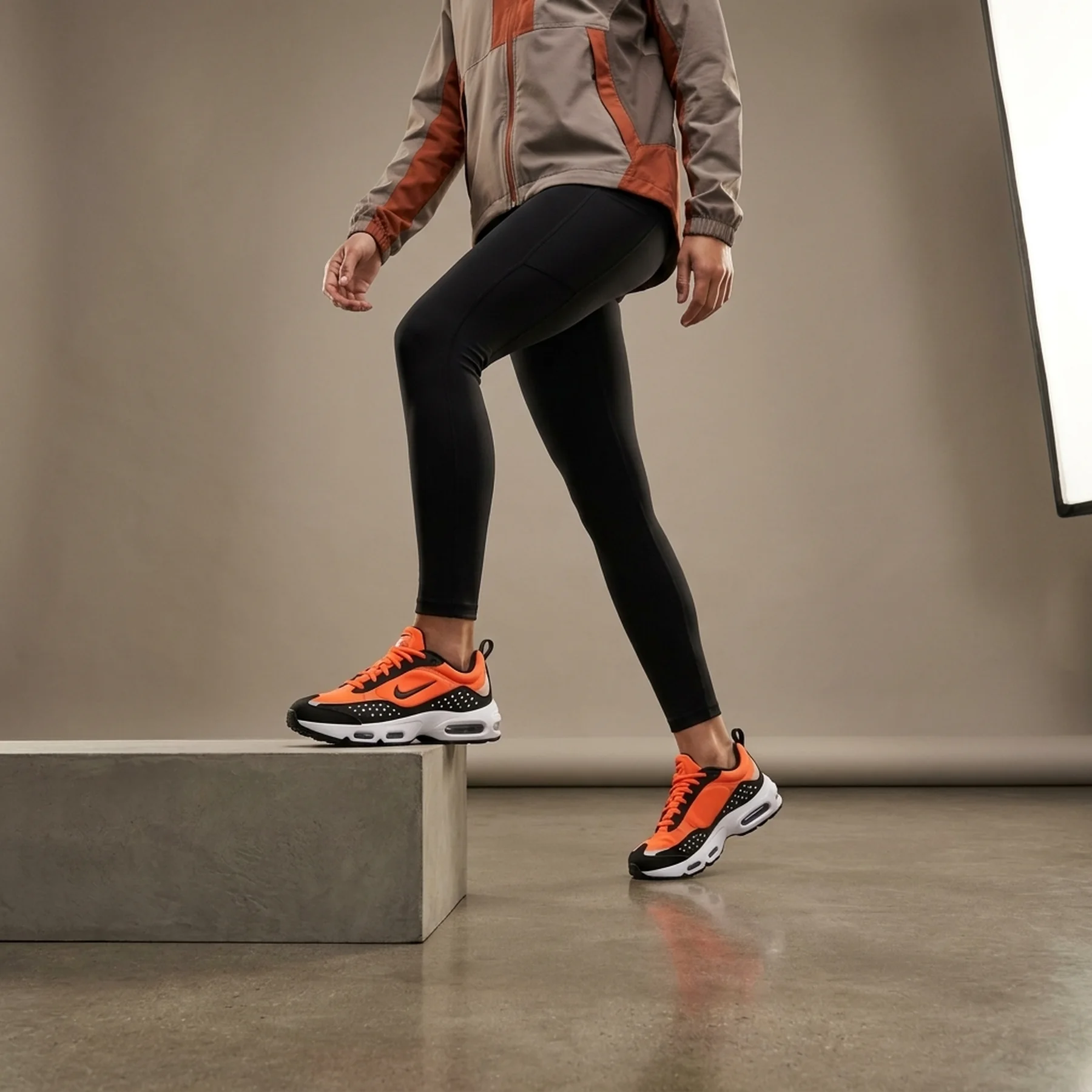 Кросівки W Nike Air Max SNDR “Safety Orange”