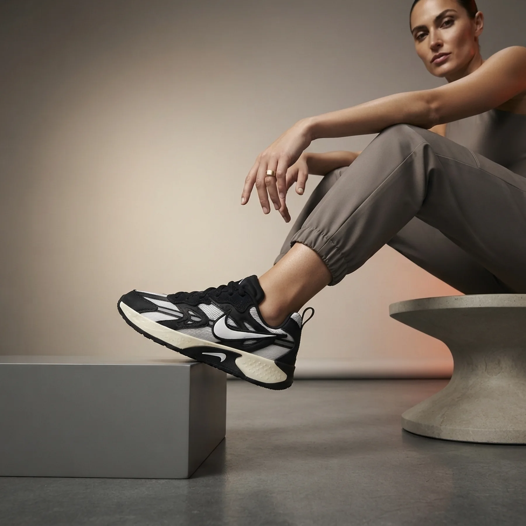 Кросівки W Nike Jam
