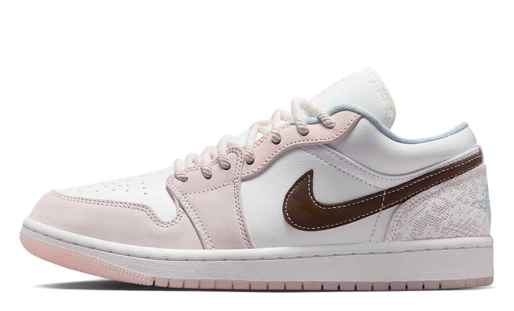 Кросівки Wmns Air Jordan 1 Low 'Coral Reef'