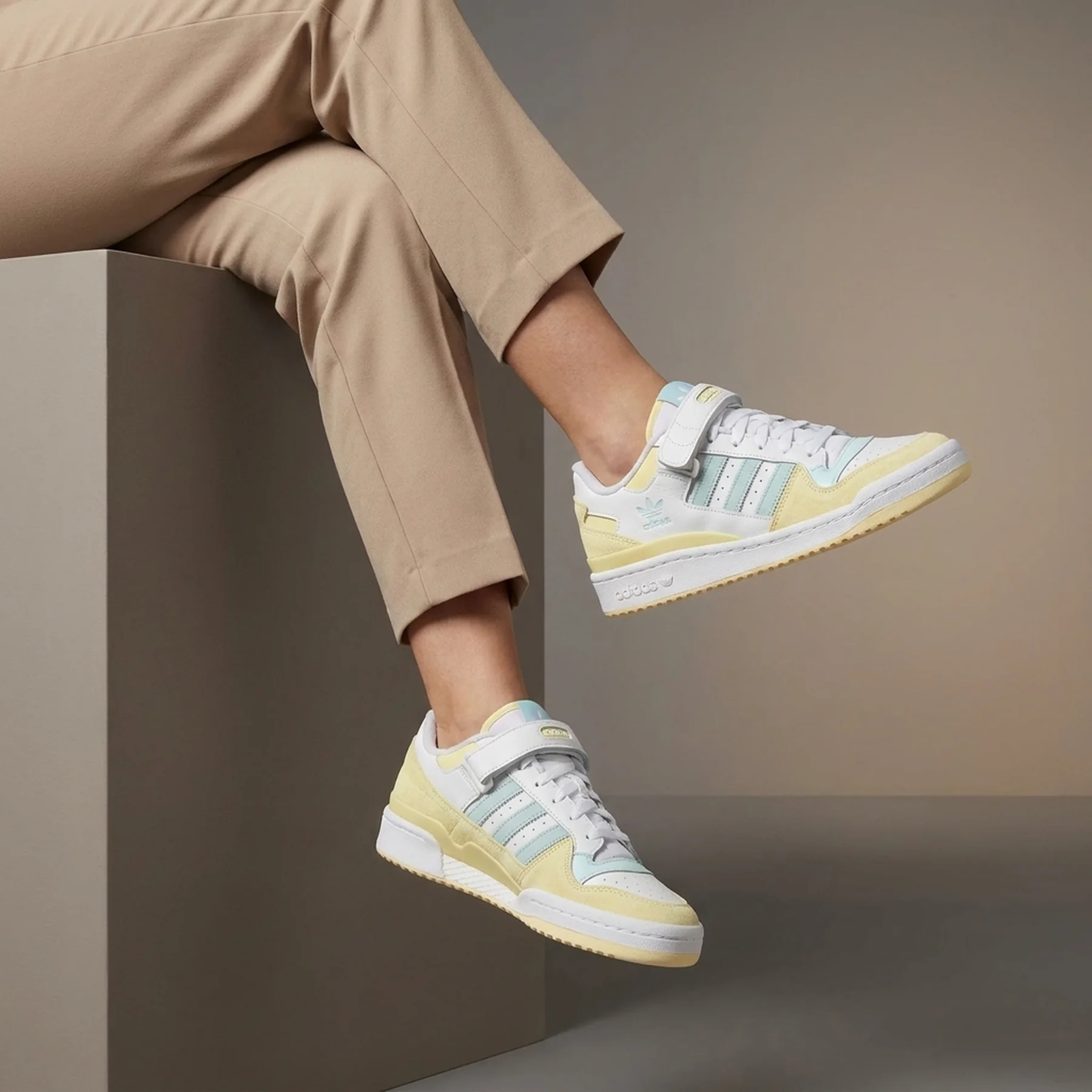Кросівки жіночі Adidas Forum (GX7075)