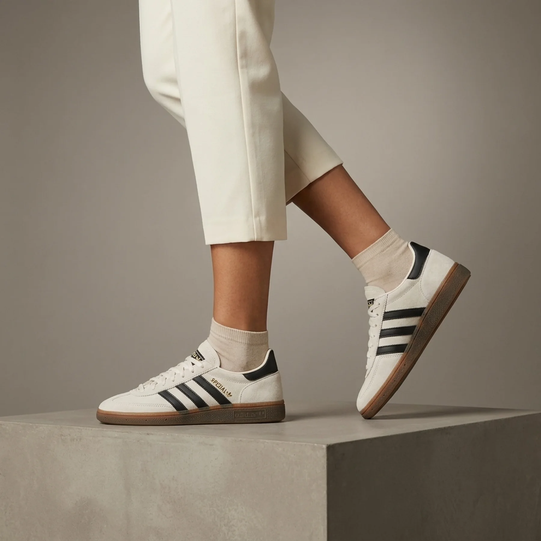 Кросівки жіночі Adidas Handball Spezial (IF6562)