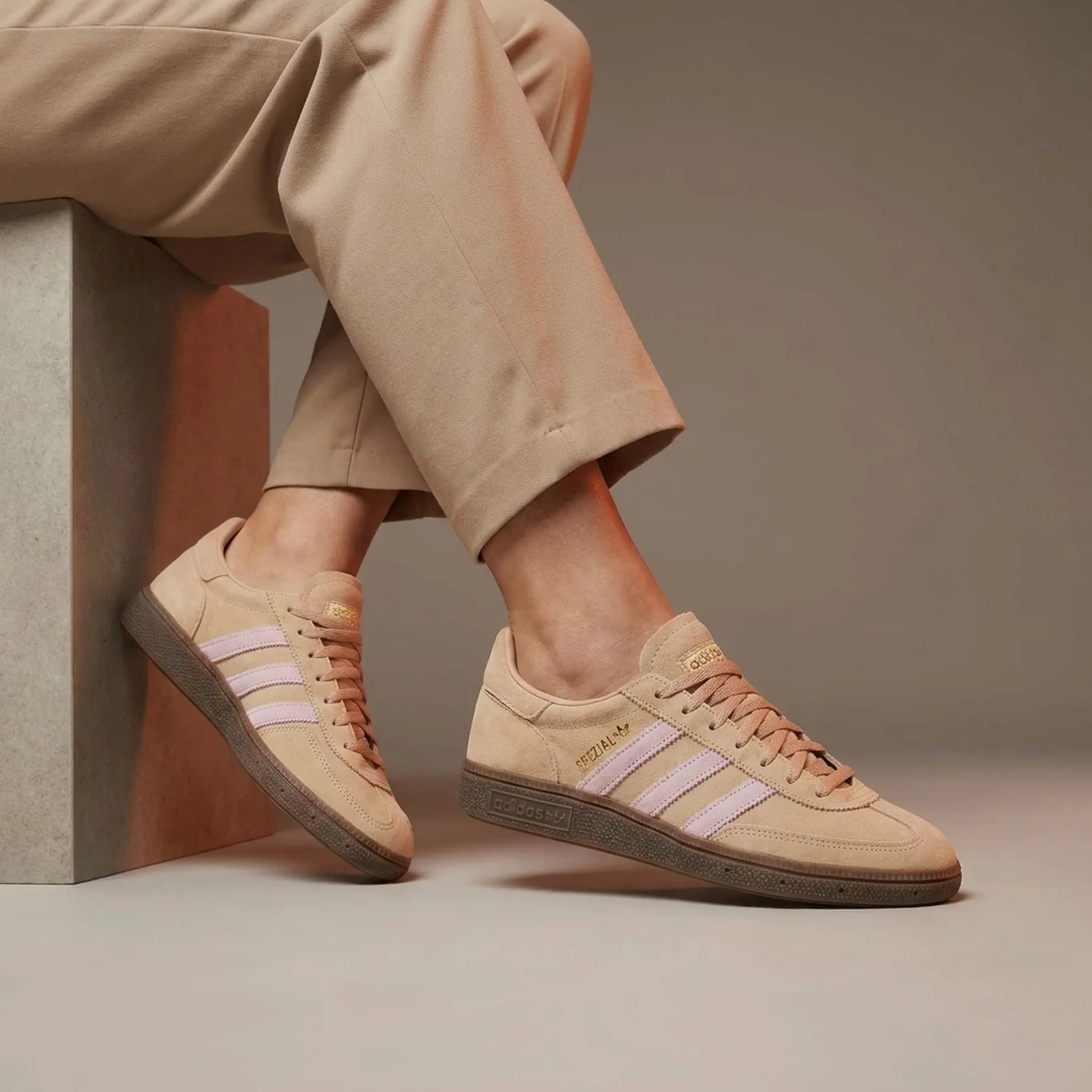 Кросівки жіночі Adidas Handball Spezial Warm Sandstone Clear Pink (JI2651)