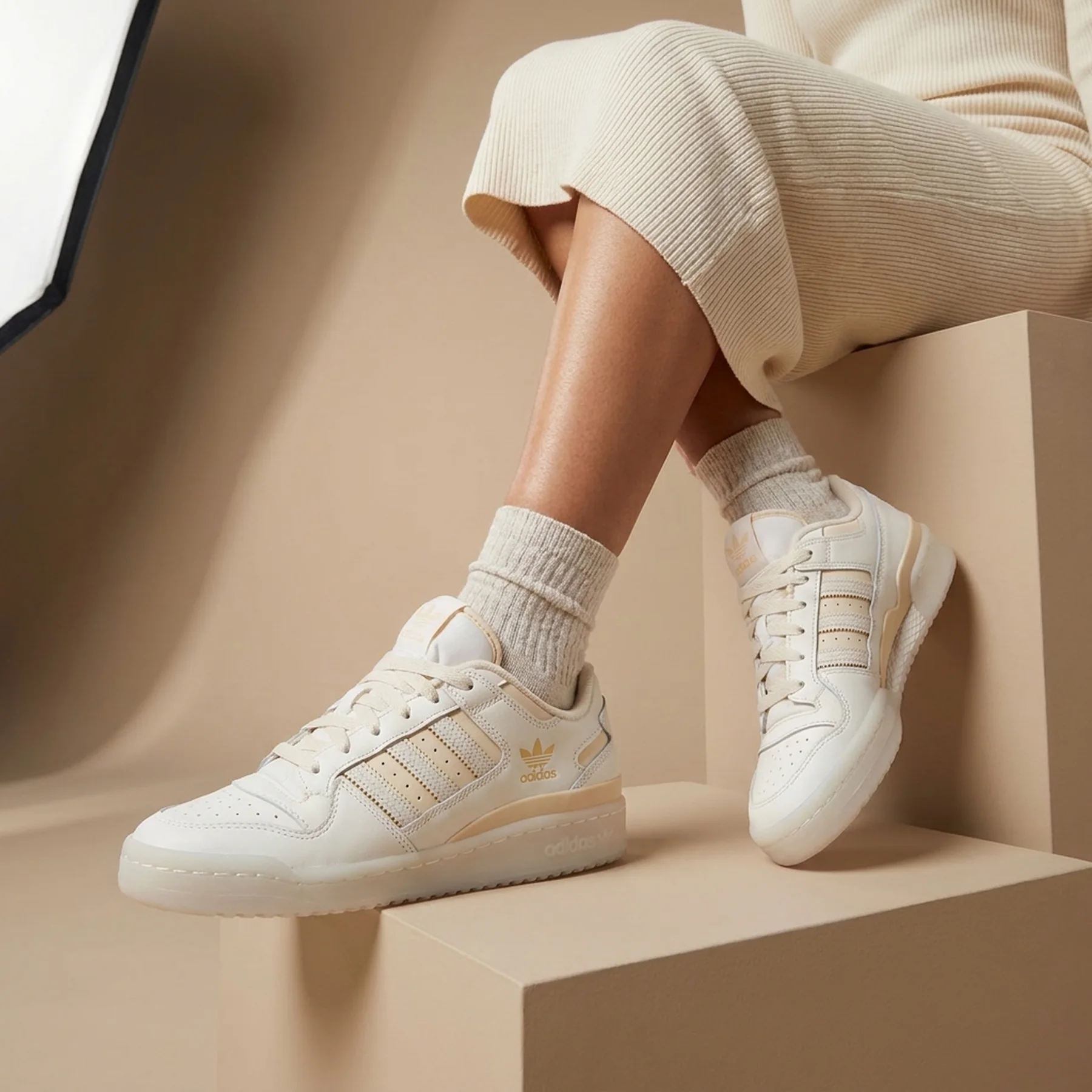 Кросівки жіночі Adidas Originals Forum Low Cl (IG3688)