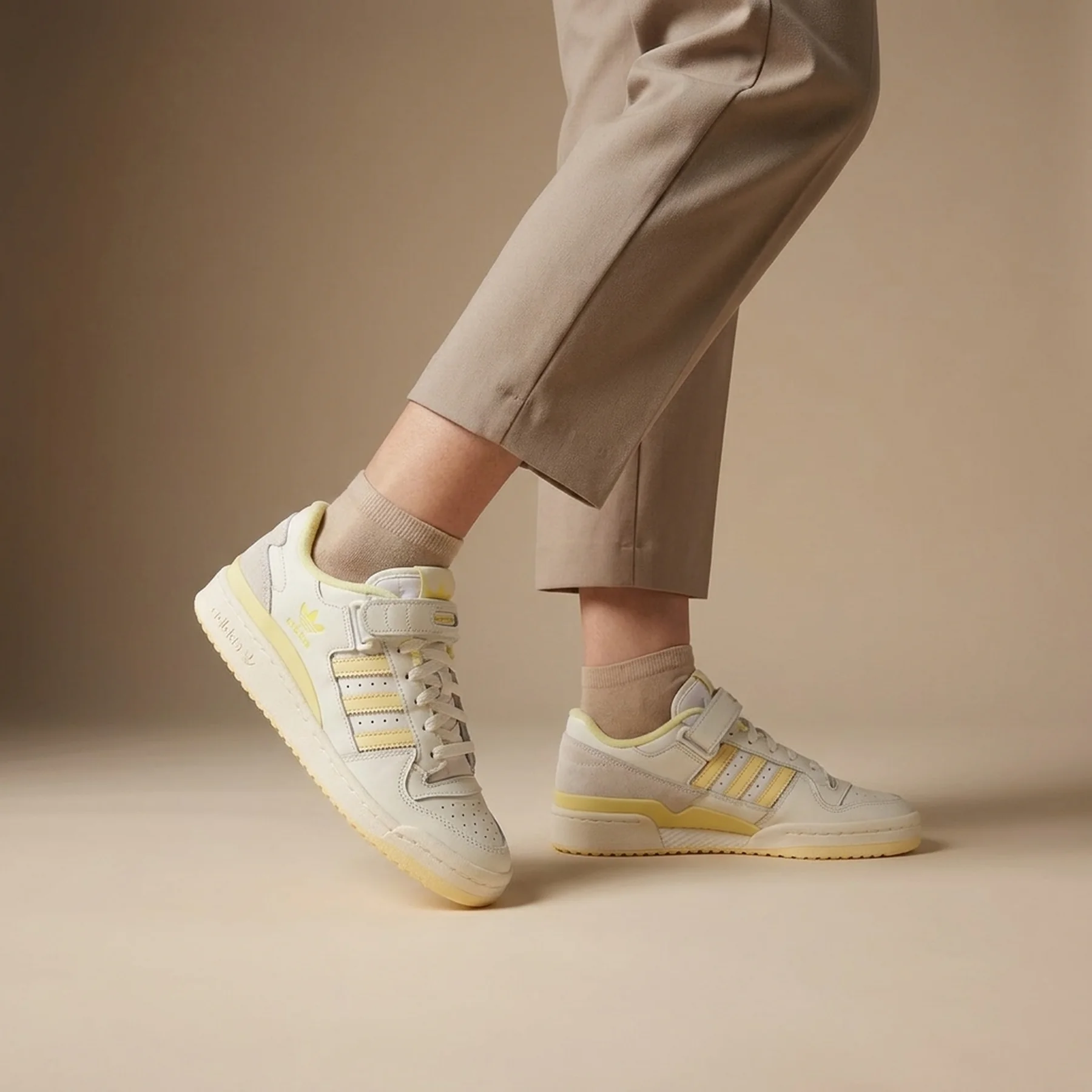 Кросівки жіночі Adidas Originals Forum Low (HP9151)