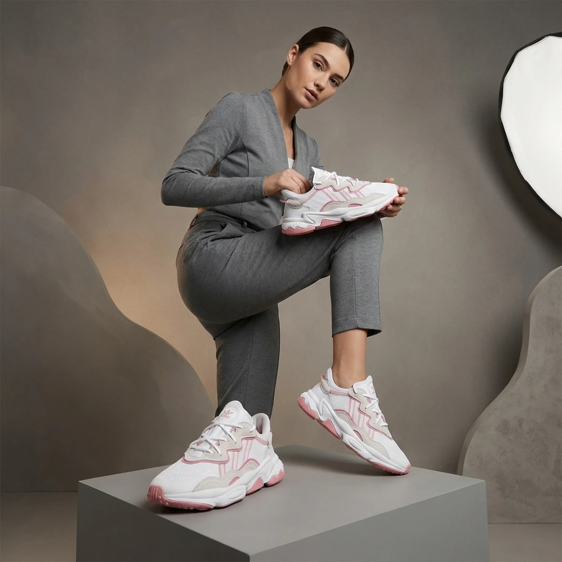 Кросівки жіночі Adidas Originals Ozweego W (H04260)
