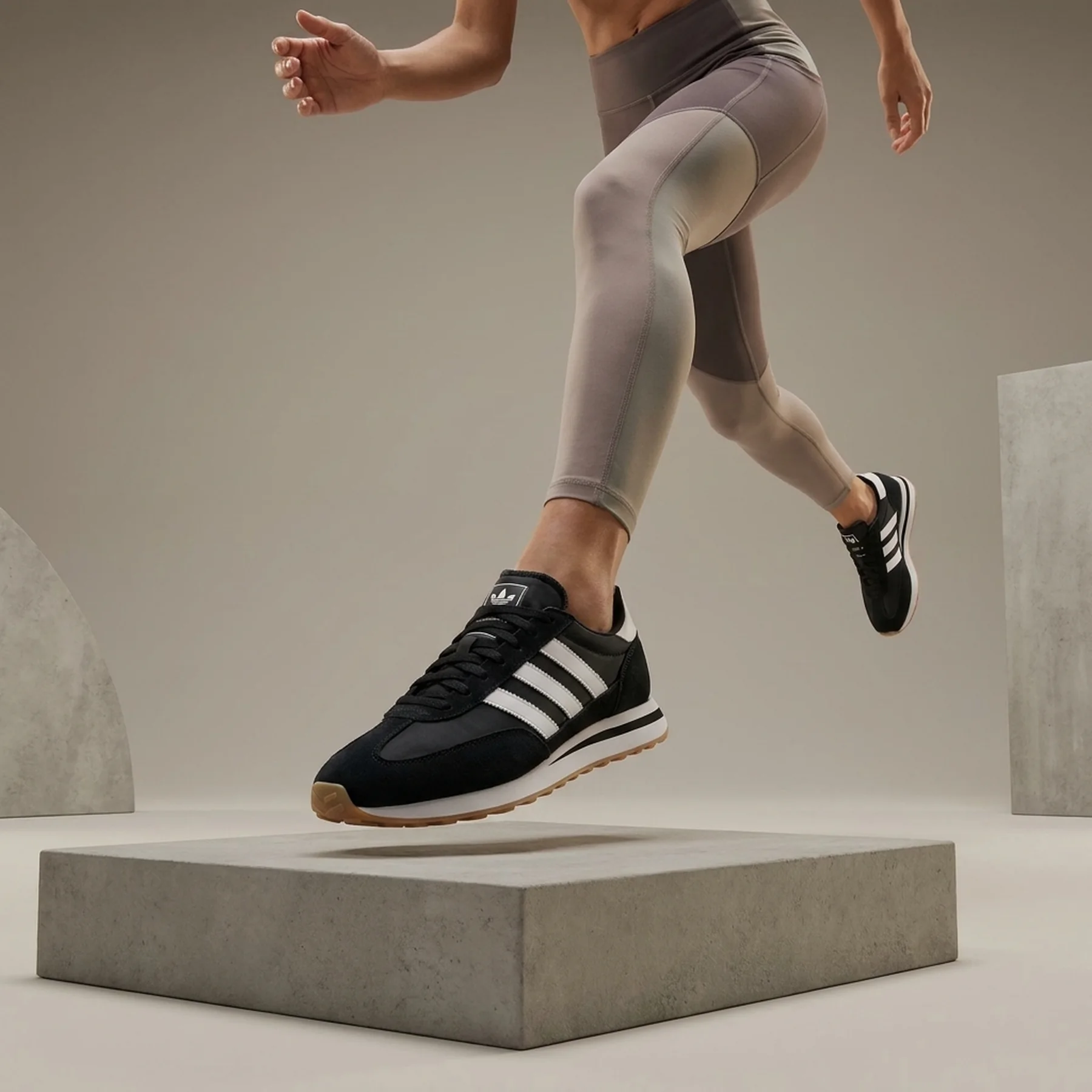 Кросівки жіночі Adidas Run 72 Black (IH8595)