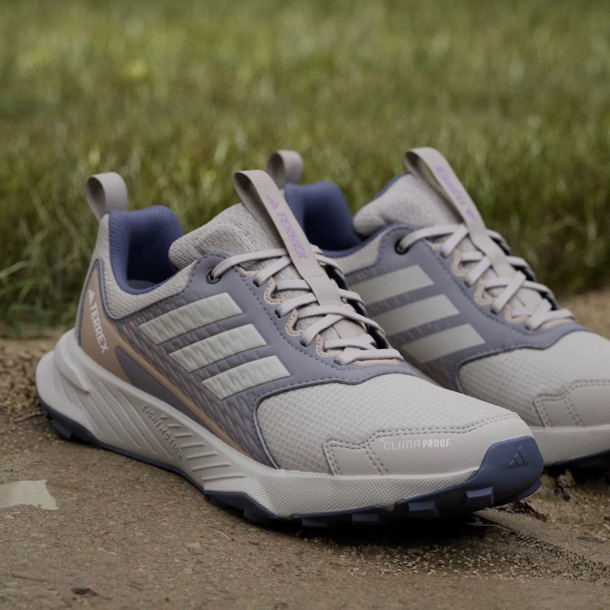 Кросівки жіночі Adidas Terrex Tracefinder 2 Clima W JR7773