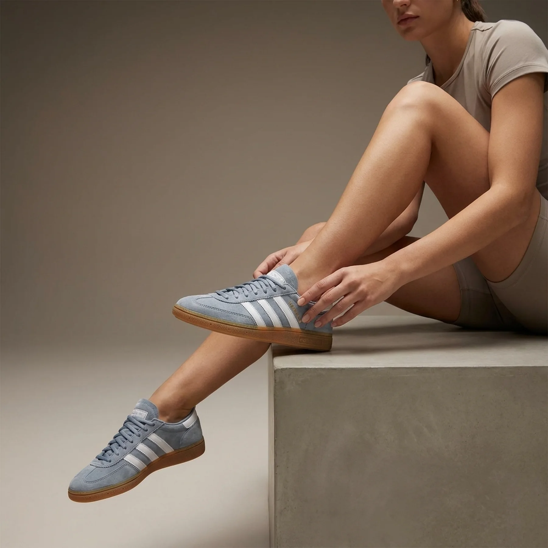 Кросівки жіночі Adidas Wmns Handball Spezial 'Wonder Silver Gum'