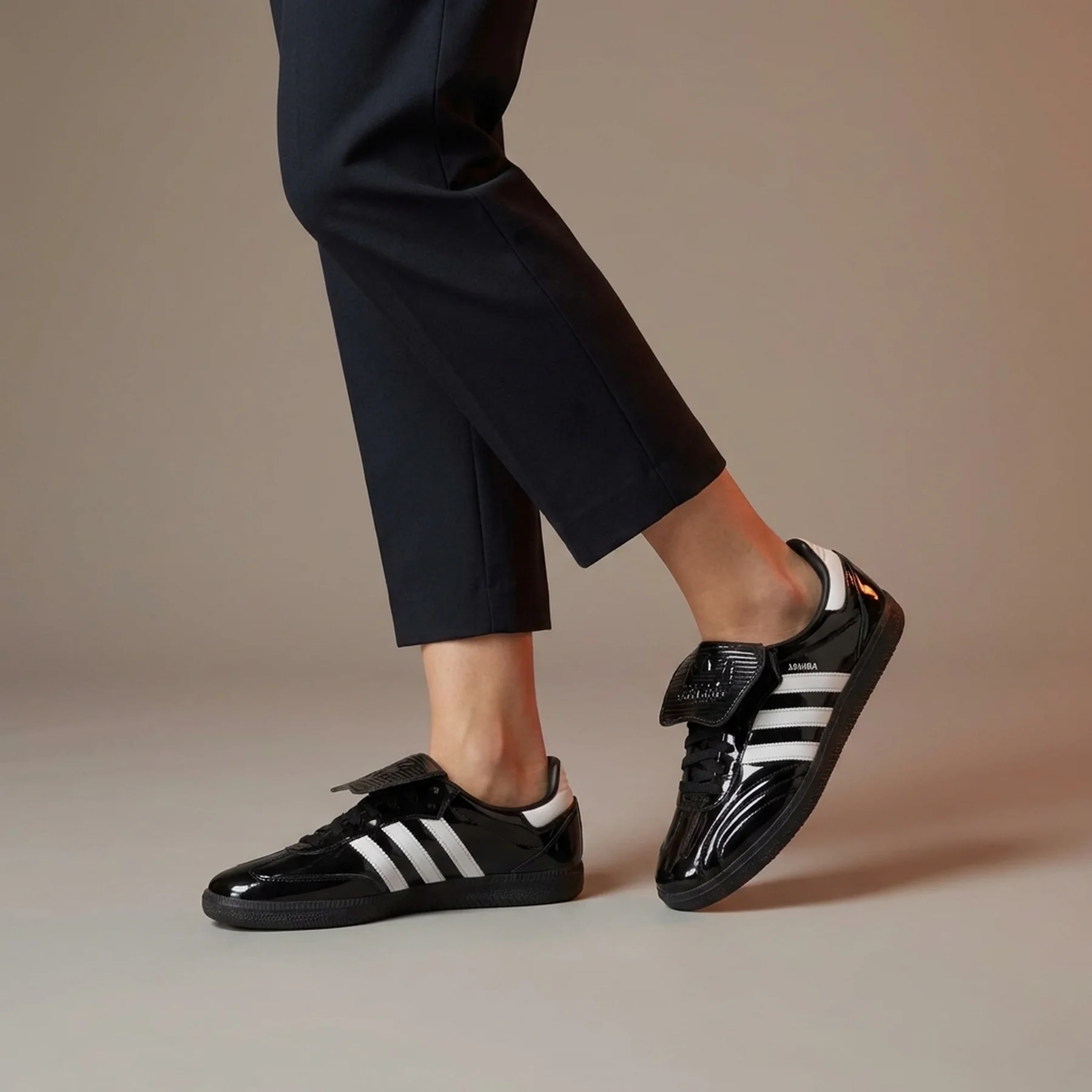 Кросівки жіночі Adidas Wmns Samba LT 'Patent Leather Pack - Black'