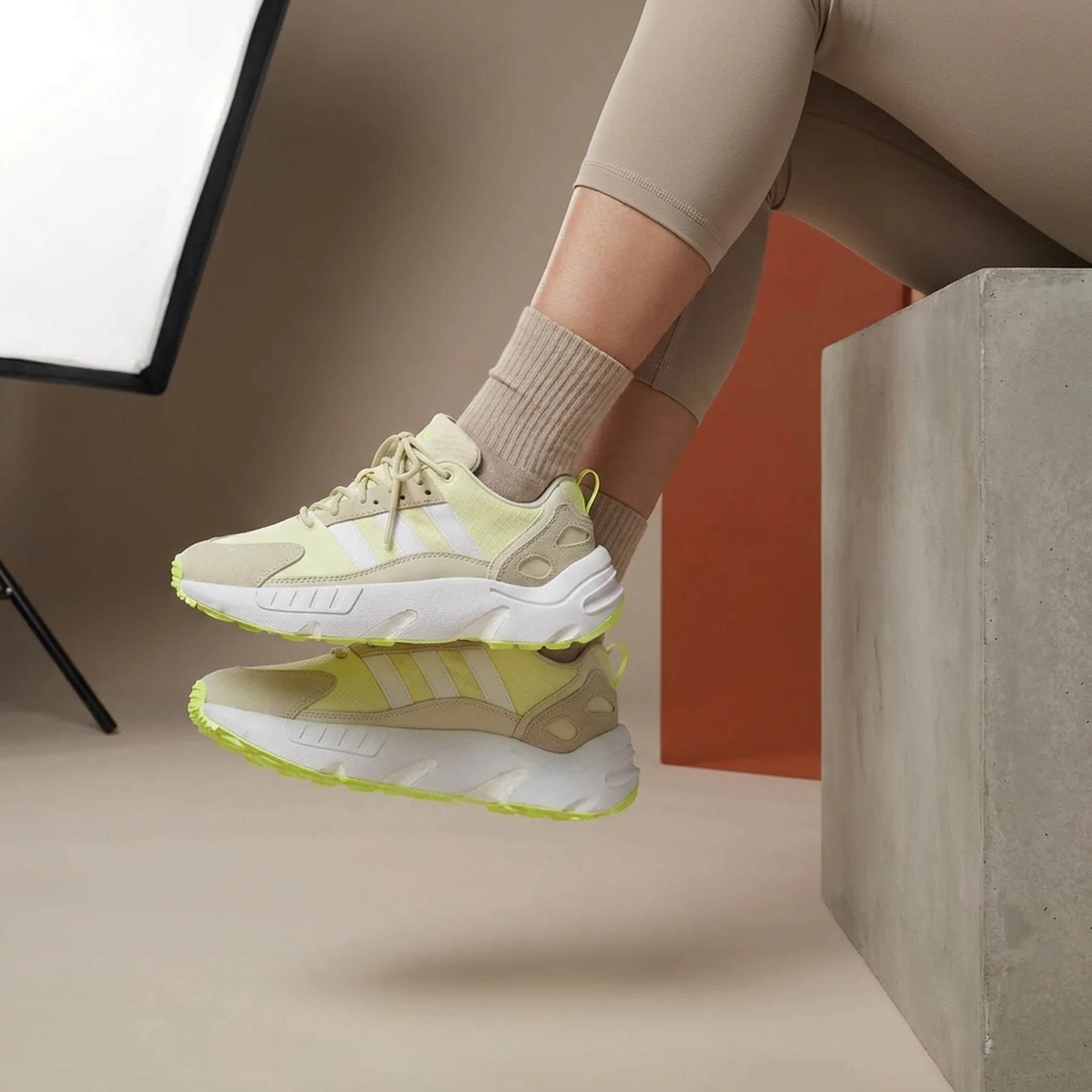 Кросівки жіночі Adidas Zx 22 Boost Originals (GW8317)