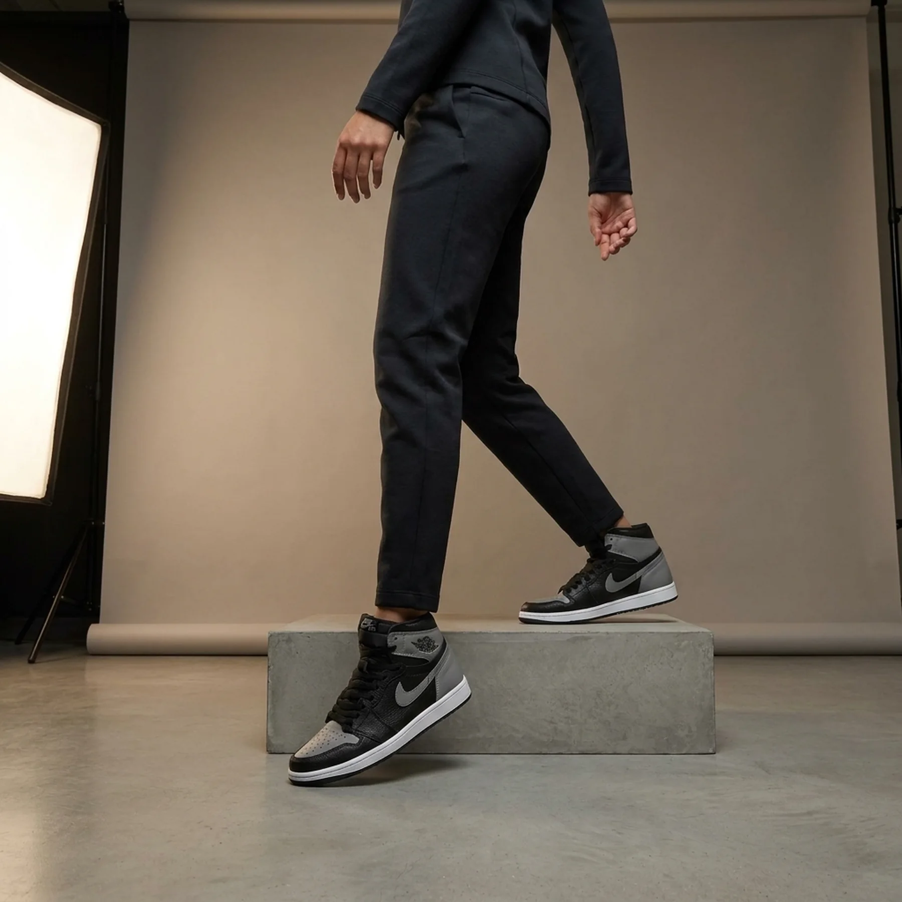 Кросівки жіночі Jordan 1 Retro High Og Twist 2.0 Medium Grey (W) (DZ2523-001)