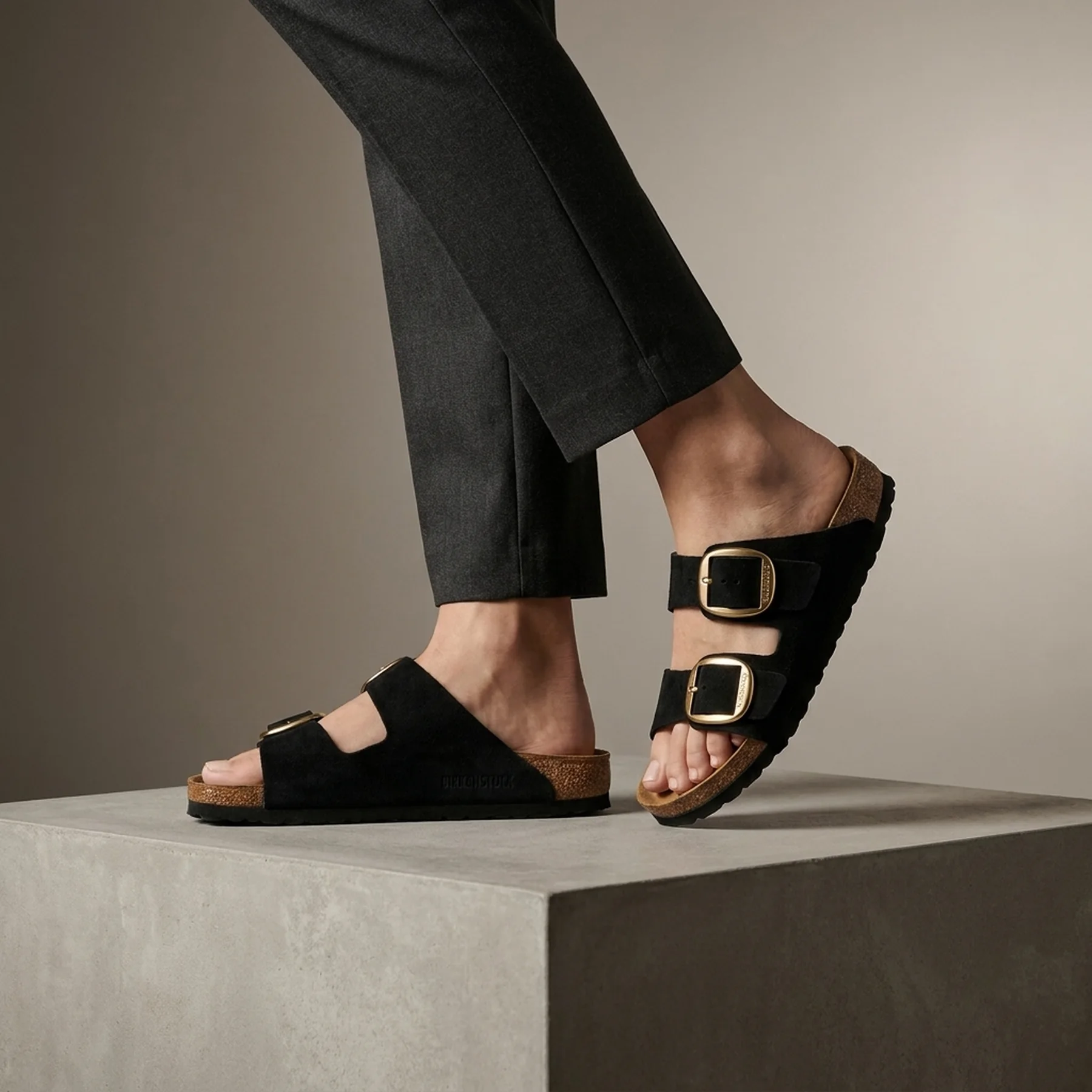 Кросівки жіночі BIRKENSTOCK ARIZONA BIG BUCKLE "BLACK"