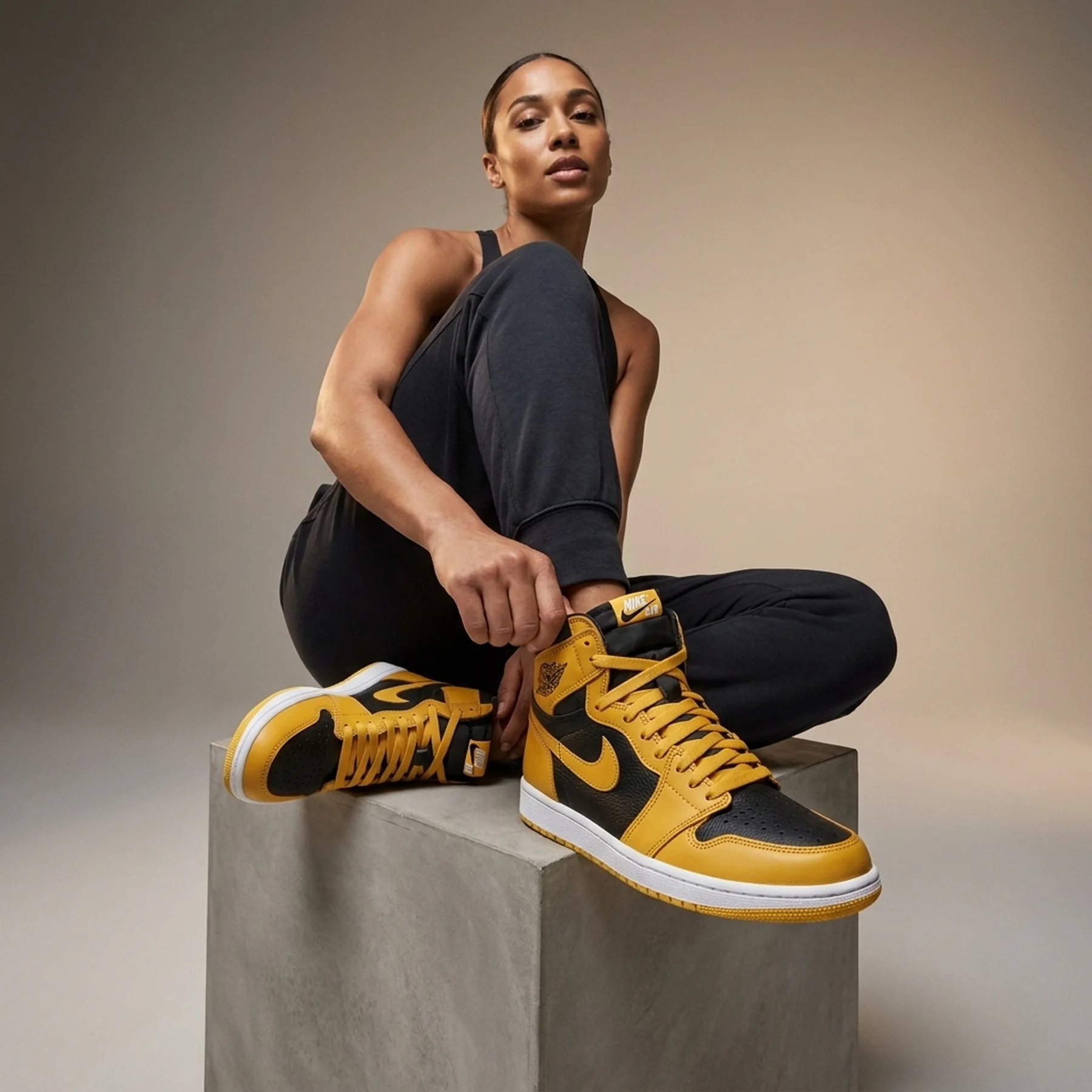 Кросівки жіночі Jordan 1 High Retro Og 'Pollen' (555088-701)