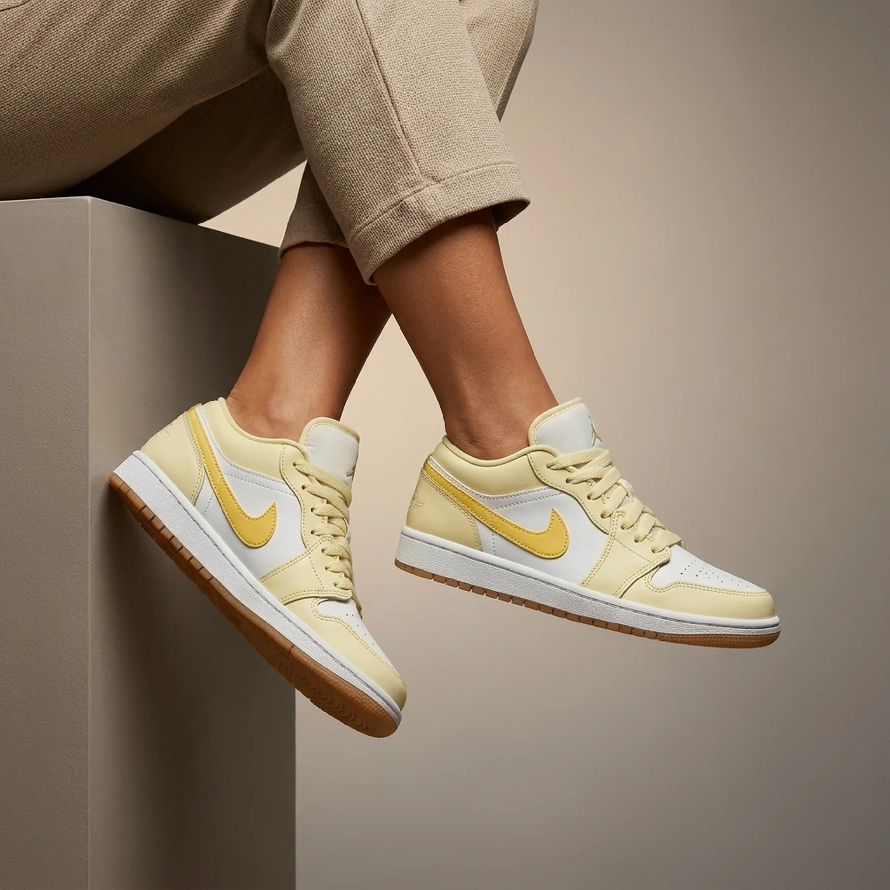 Кросівки жіночі Jordan 1 Low (DC0774-170)