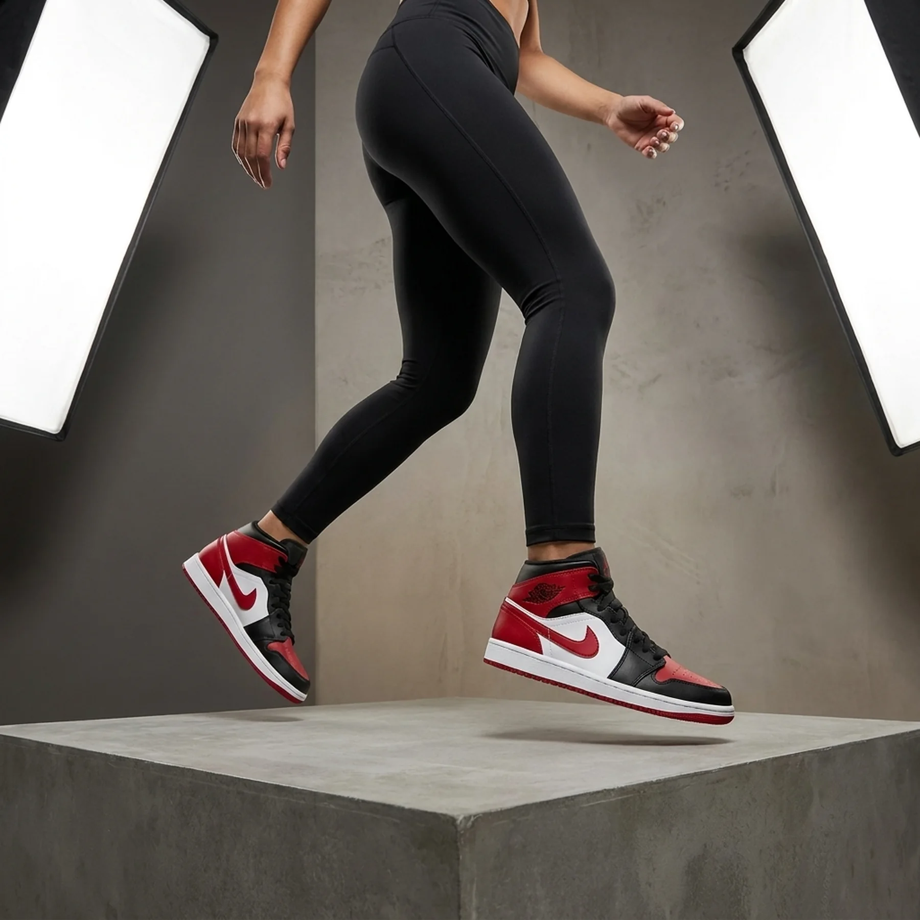 Кросівки жіночі Jordan 1 Mid Bred Toe (BQ6472-079)