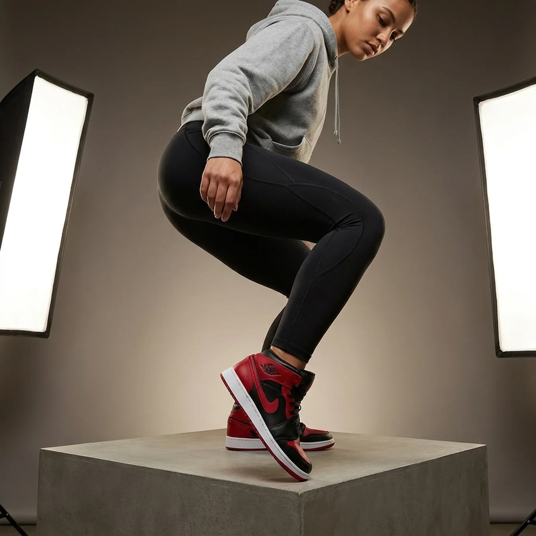Кросівки жіночі Jordan 1 Mid (Gs) Gym Red (DQ8423-061)