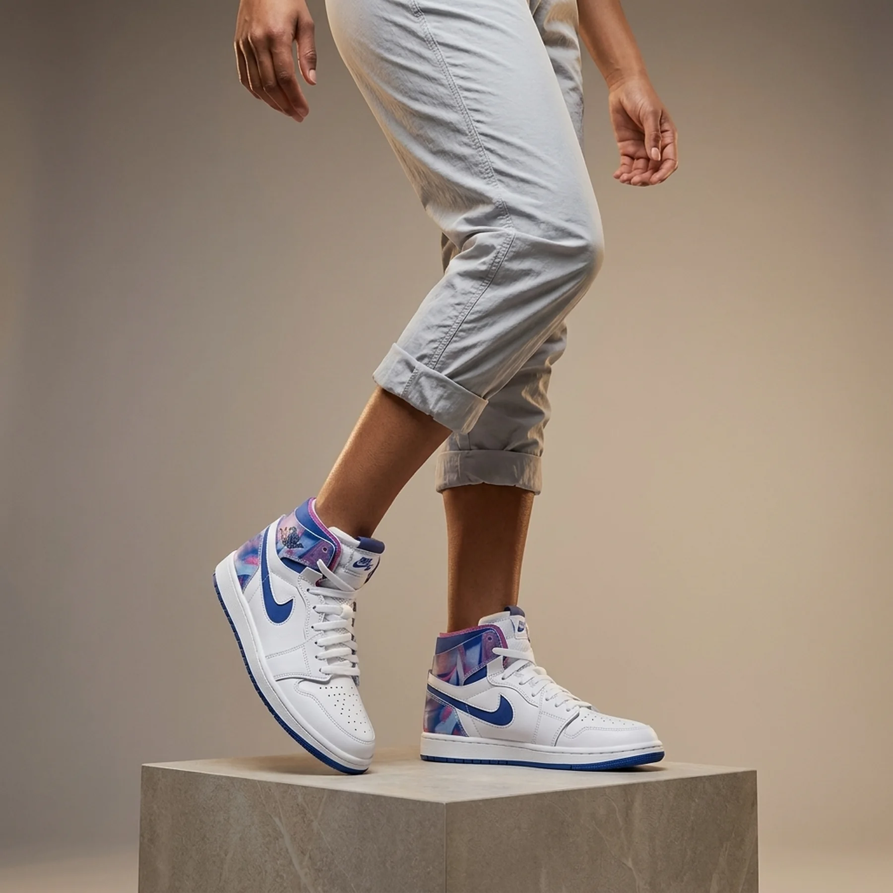 Кросівки жіночі Jordan 1 Zoom Cmft (DV5575-140)