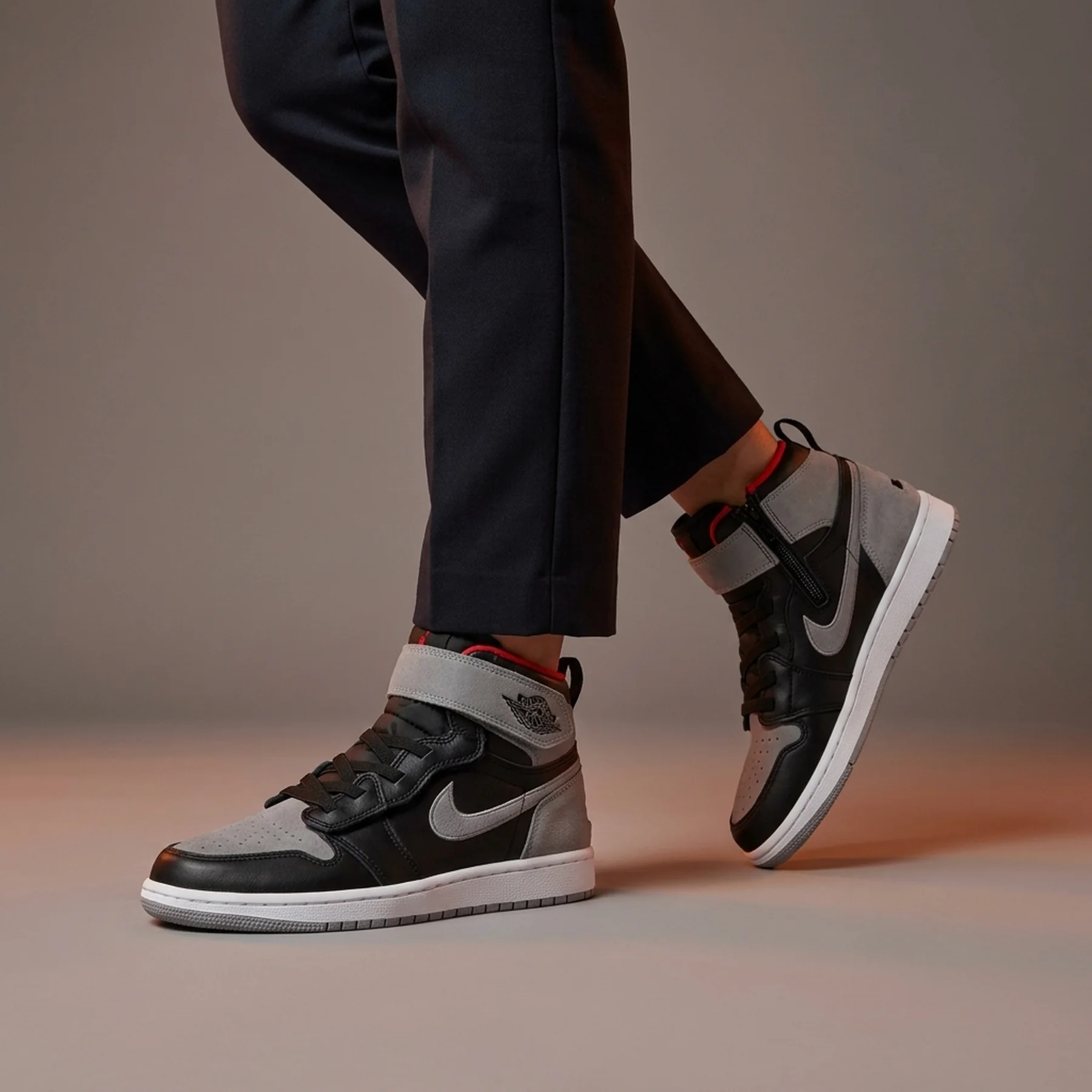 Кросівки жіночі Jordan Air 1 High Flyease Gs Black/Grey (DC7986-010)