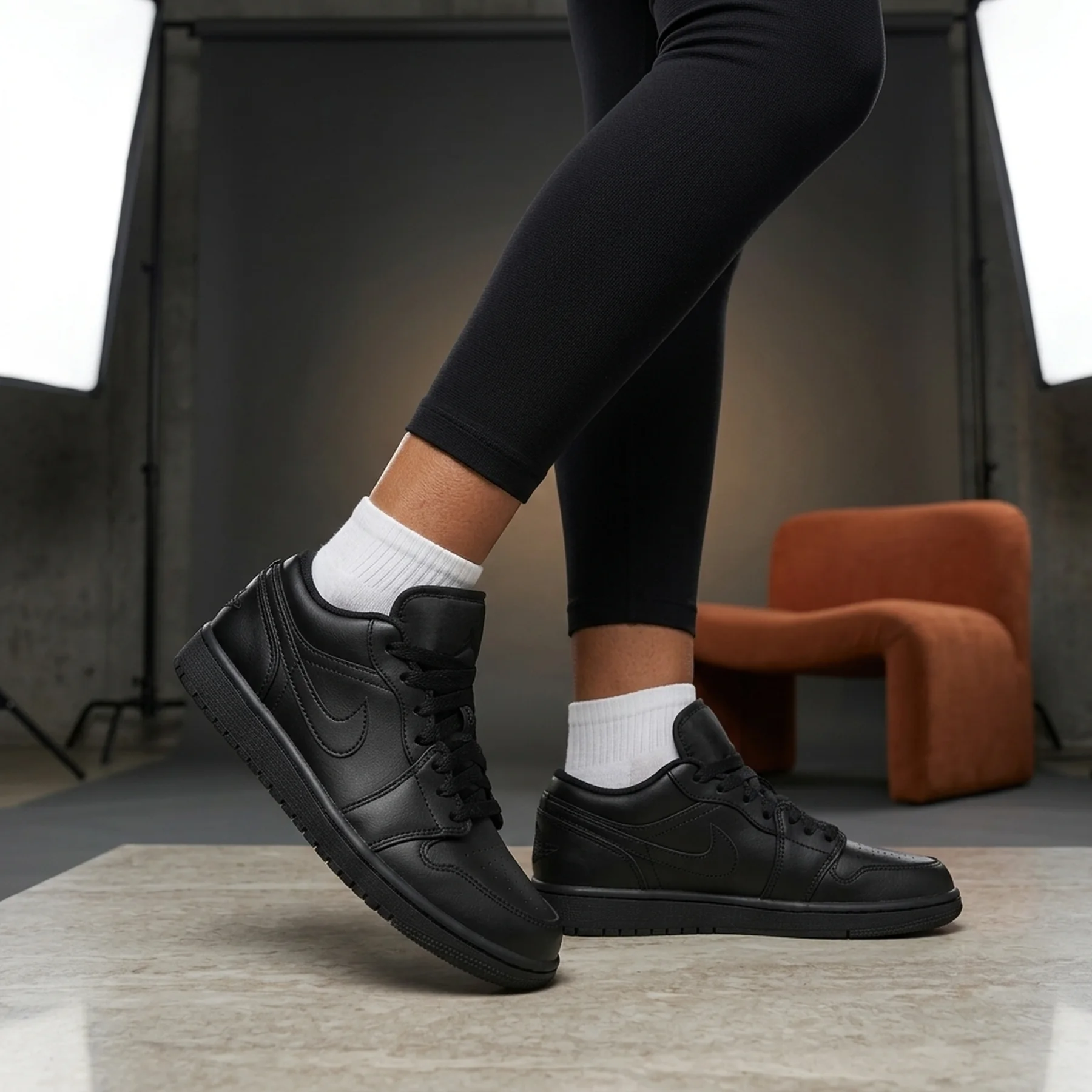 Кросівки жіночі Jordan Air Jordan 1 Low (Gs) (553560-093)