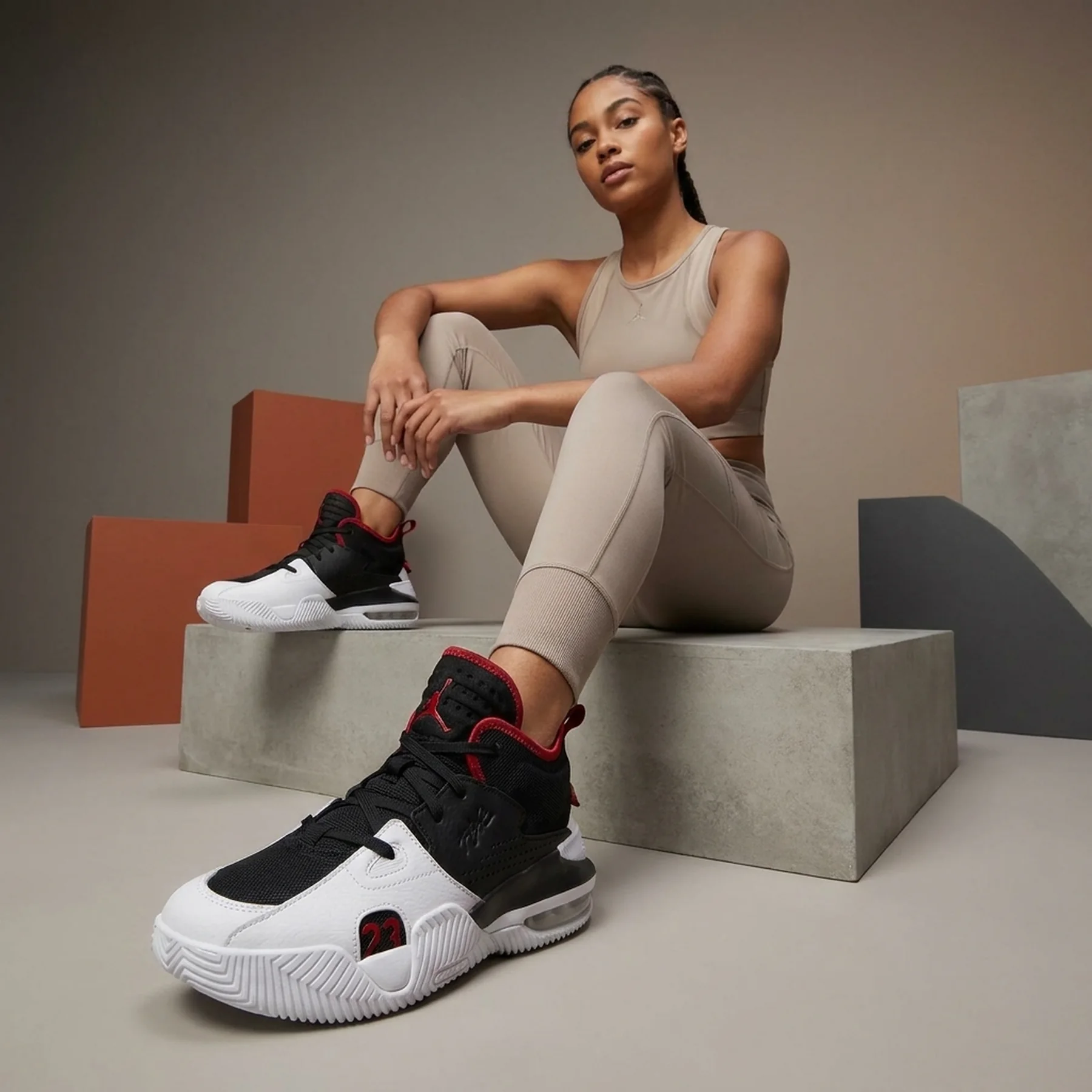 Кросівки жіночі Jordan Stay Loyal 2 (Gs) (DQ8398-061)