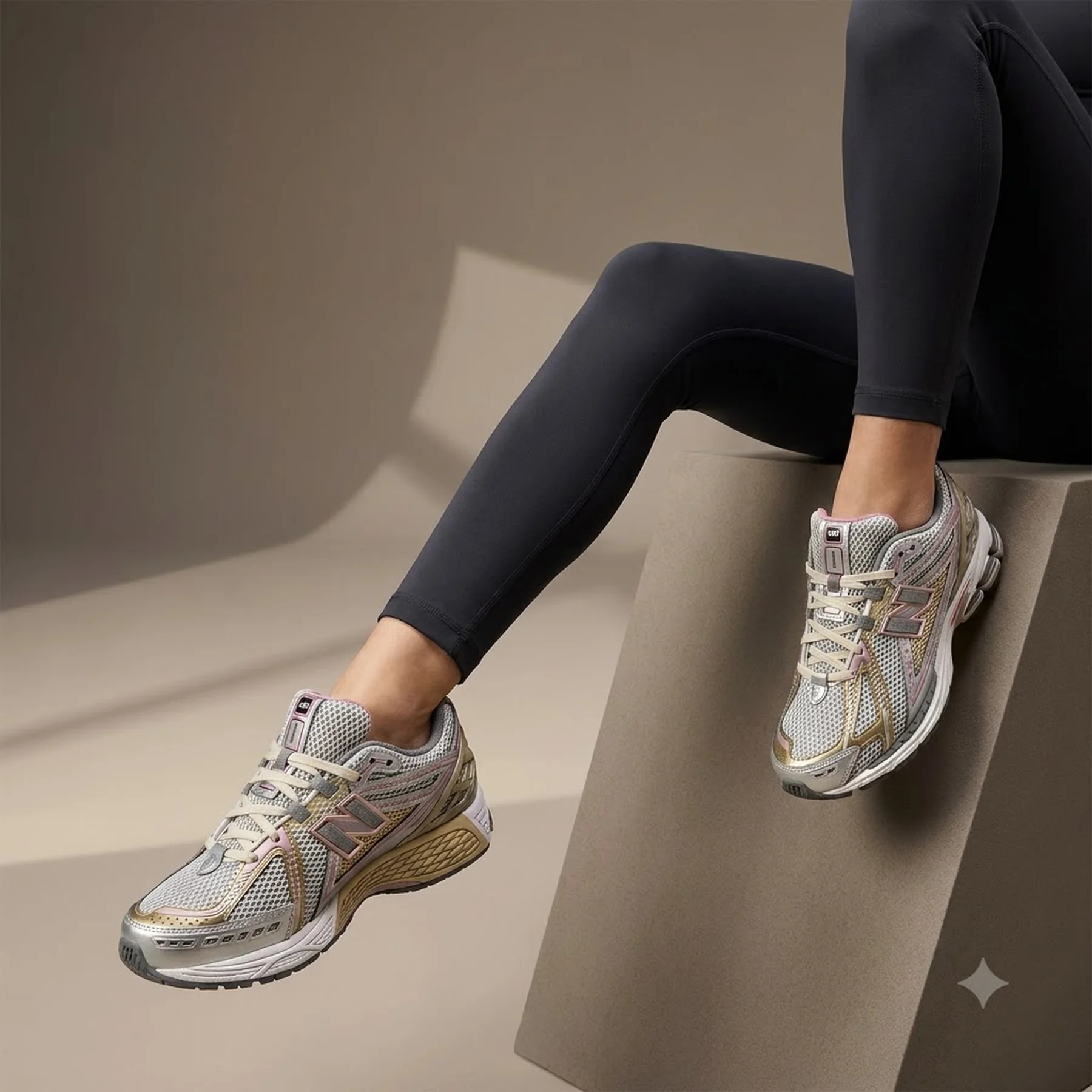 Кросівки жіночі New Balance 1906 Metallic/Grey (U1906RCH)