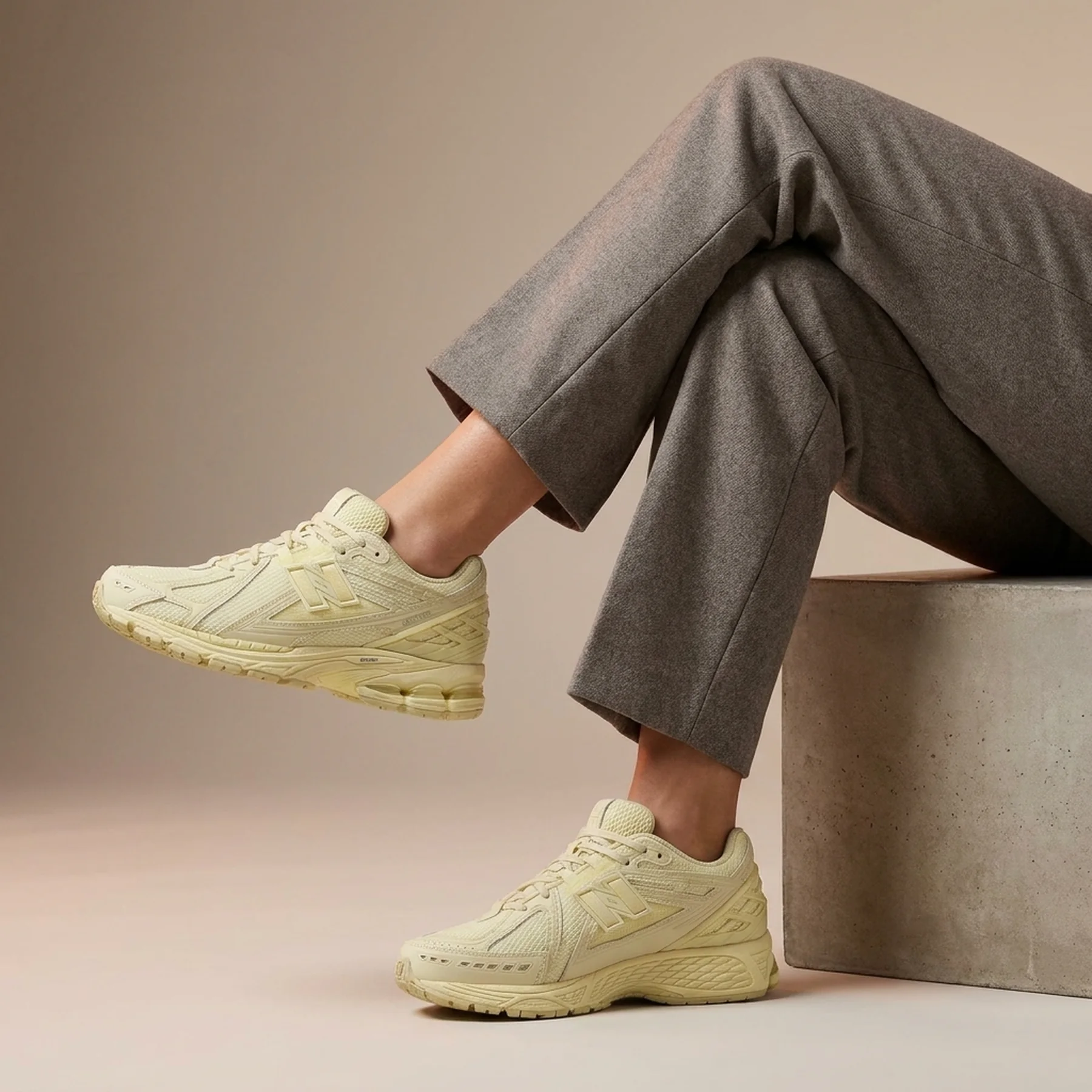 Кросівки жіночі New Balance 1906U 'Butter Yellow'