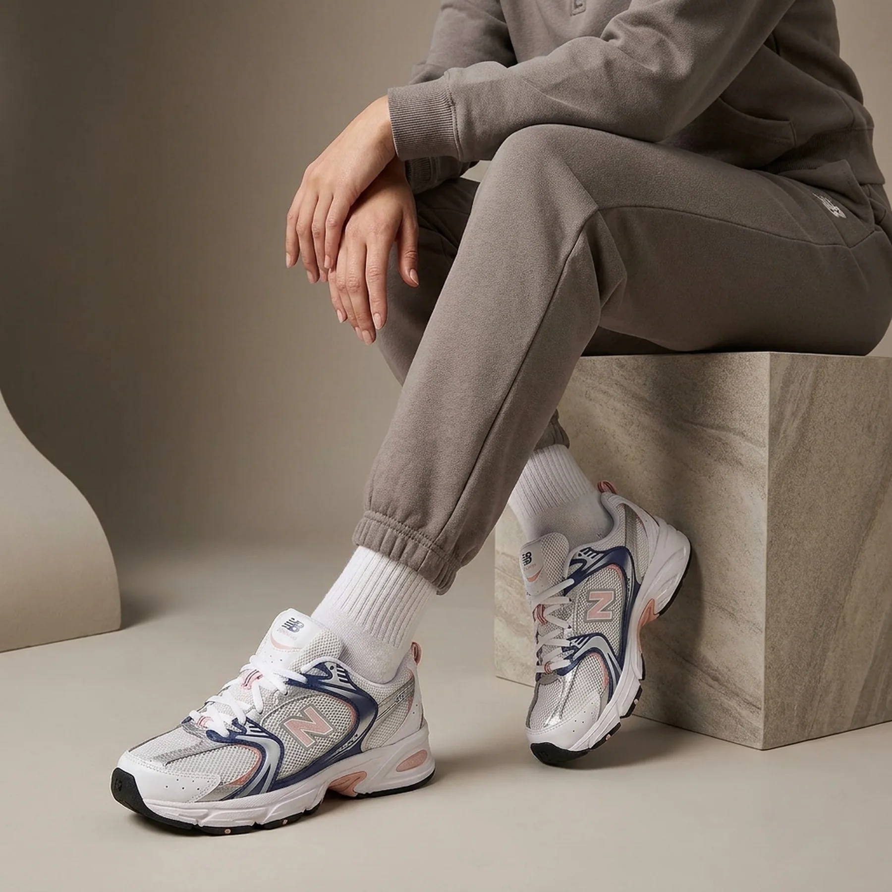 Кросівки жіночі New Balance 530 (MR530ZAL)