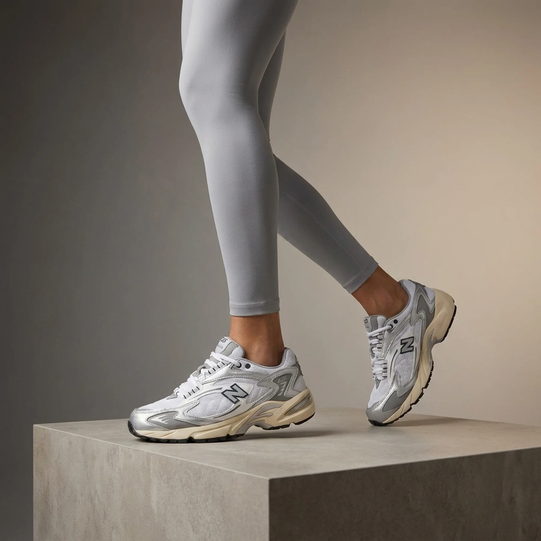 Кросівки жіночі New Balance 725 (ML725CD)