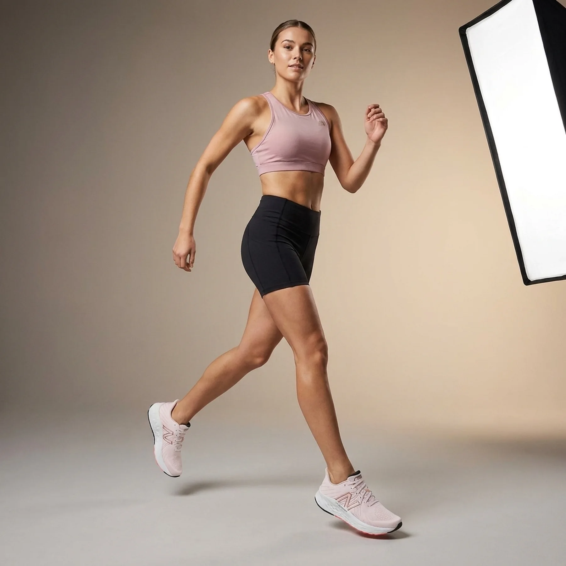 Кросівки жіночі New Balance Ff Vongo V5 (WVNGOCP5)