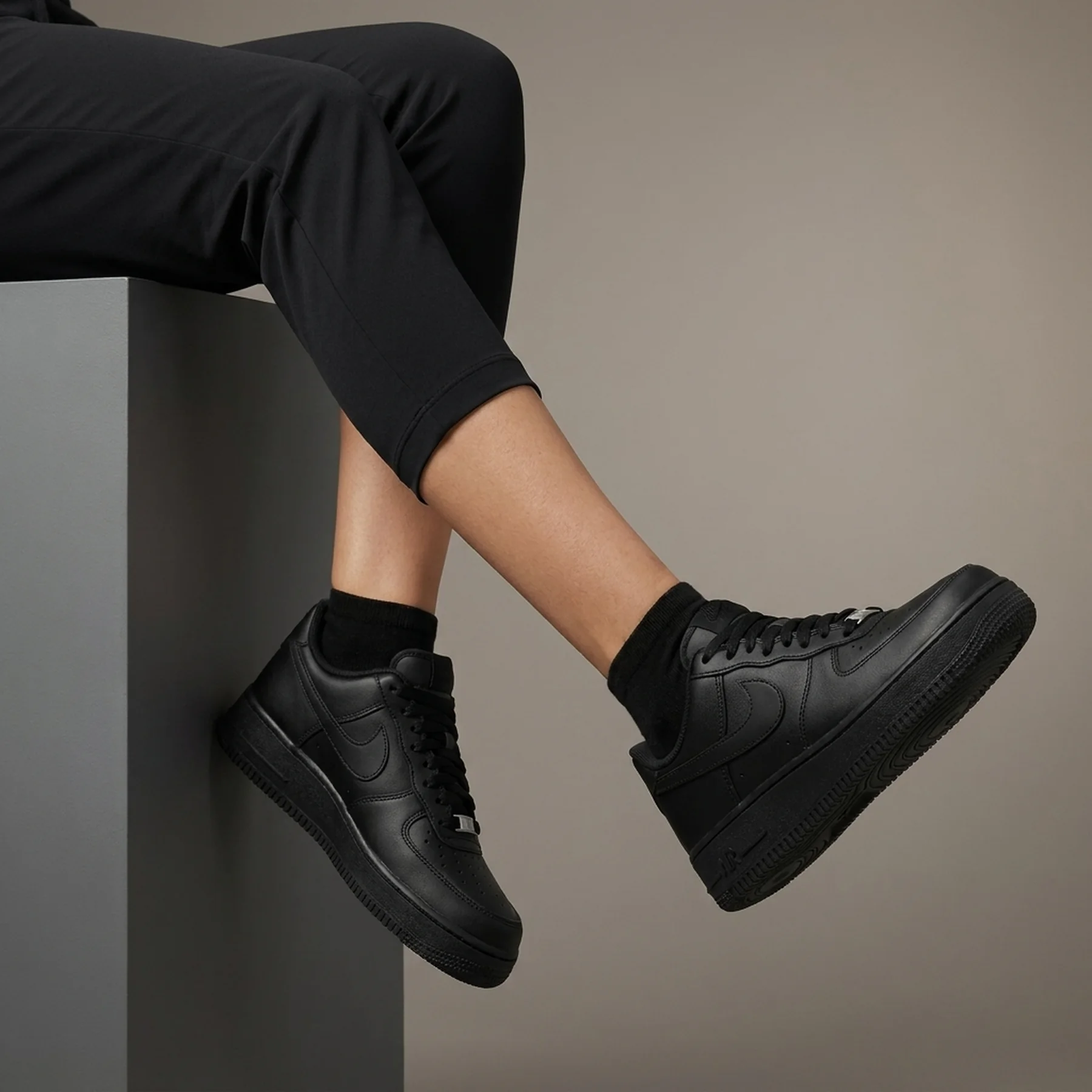 Кросівки жіночі Nike Air Force 1 '07 (DD8959-001)