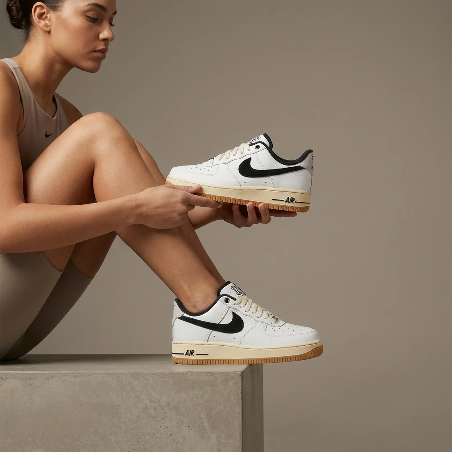 Кросівки жіночі Nike Air Force 1 '07 (DR0148-101)