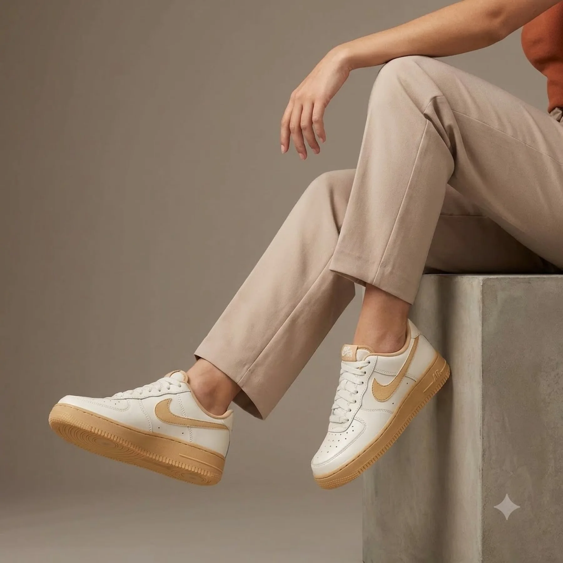 Кросівки жіночі Nike Air Force 1 07 (FZ3597-133)