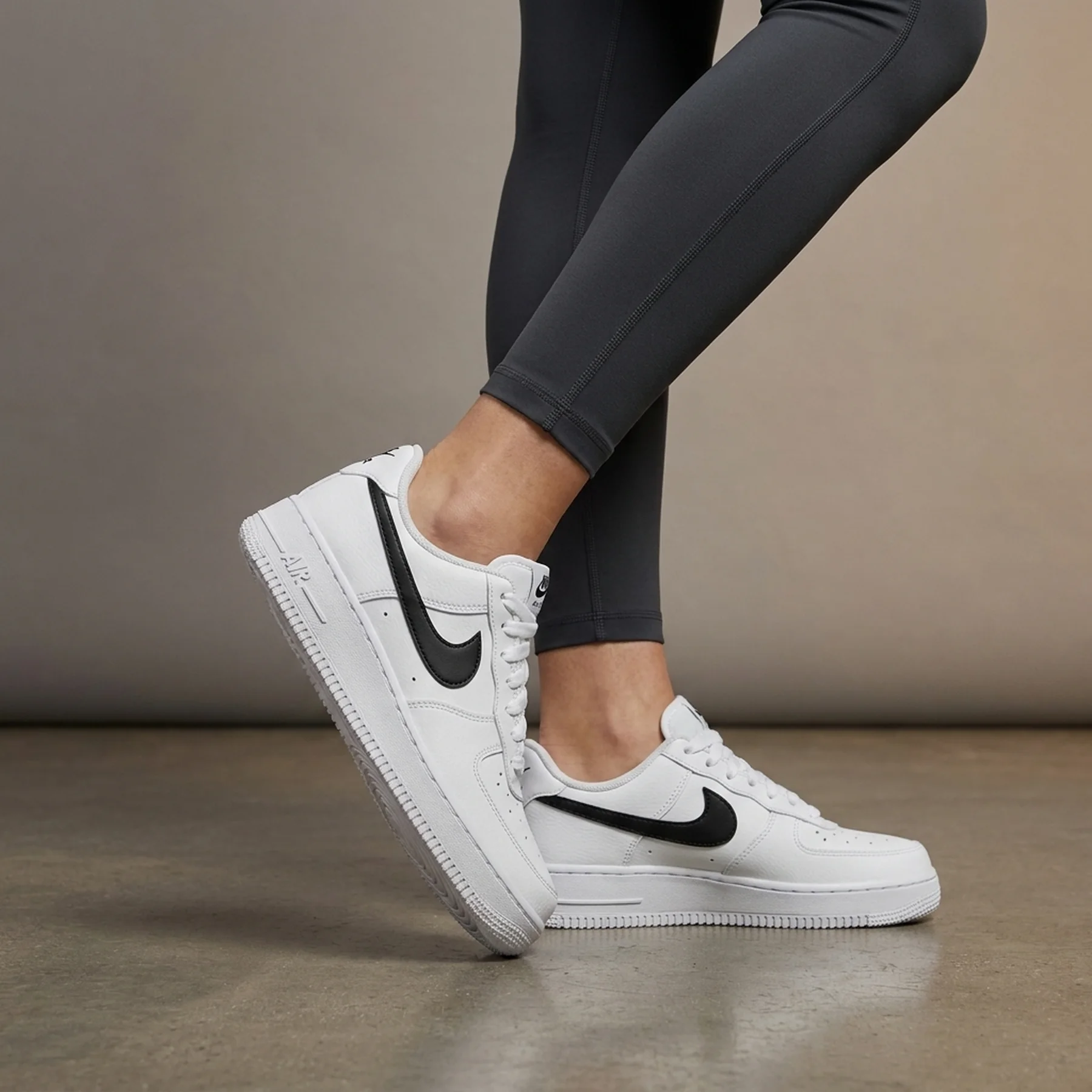 Кросівки жіночі Nike Air Force 1 (DR7889-100)