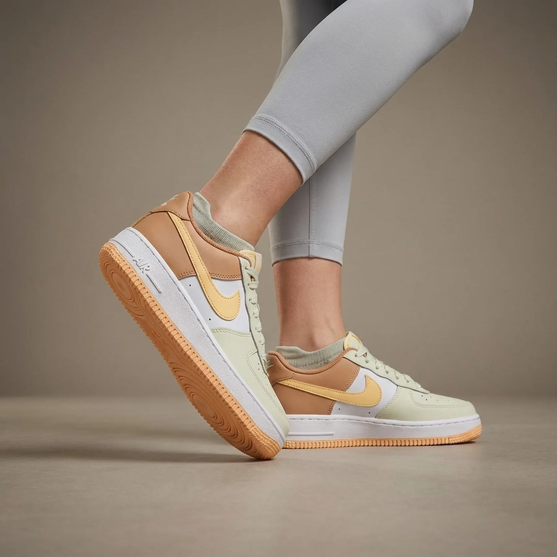 Кросівки жіночі Nike Air Force 1 Gs (CT3839-006)