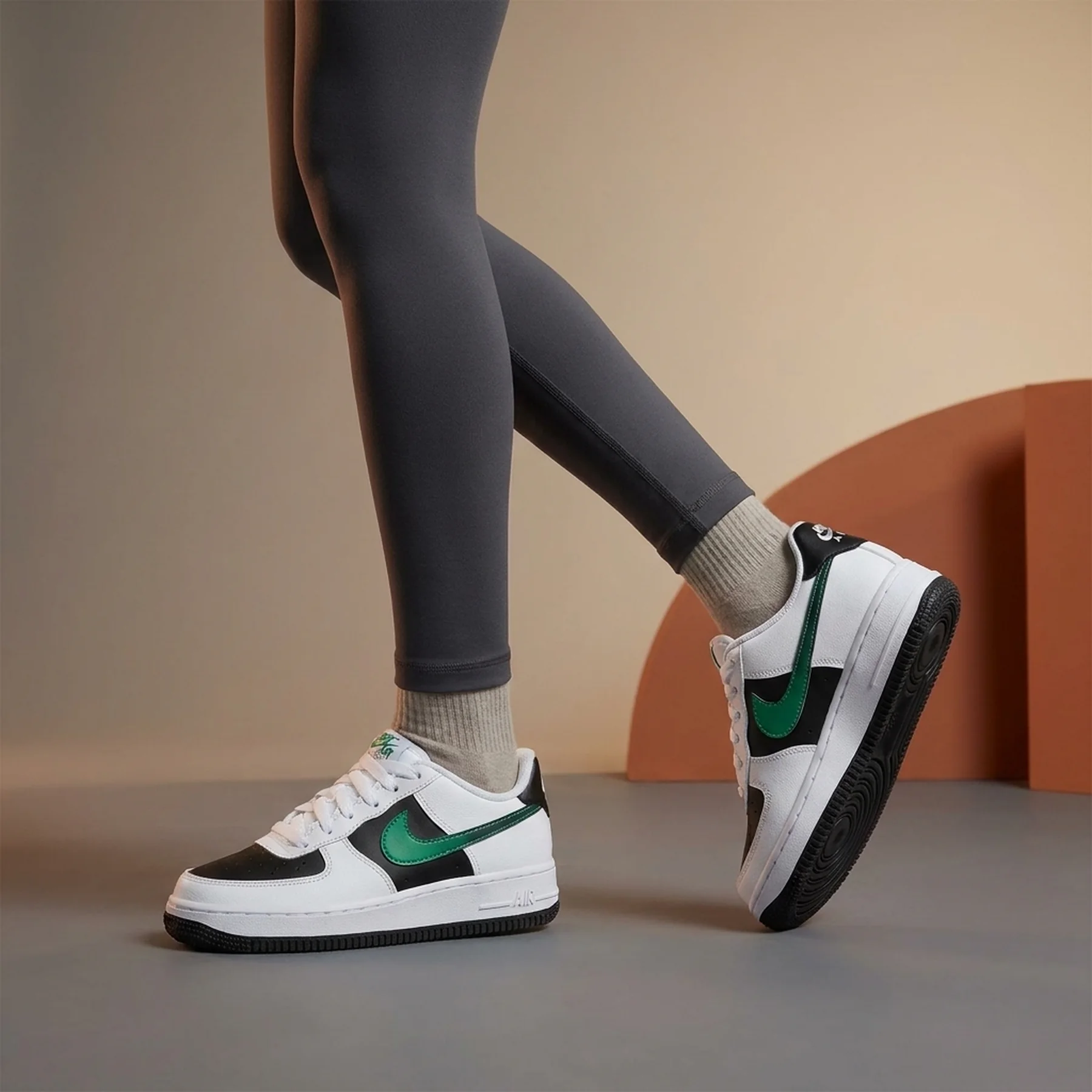 Кросівки жіночі Nike Air Force 1 Gs (FZ4353-100)
