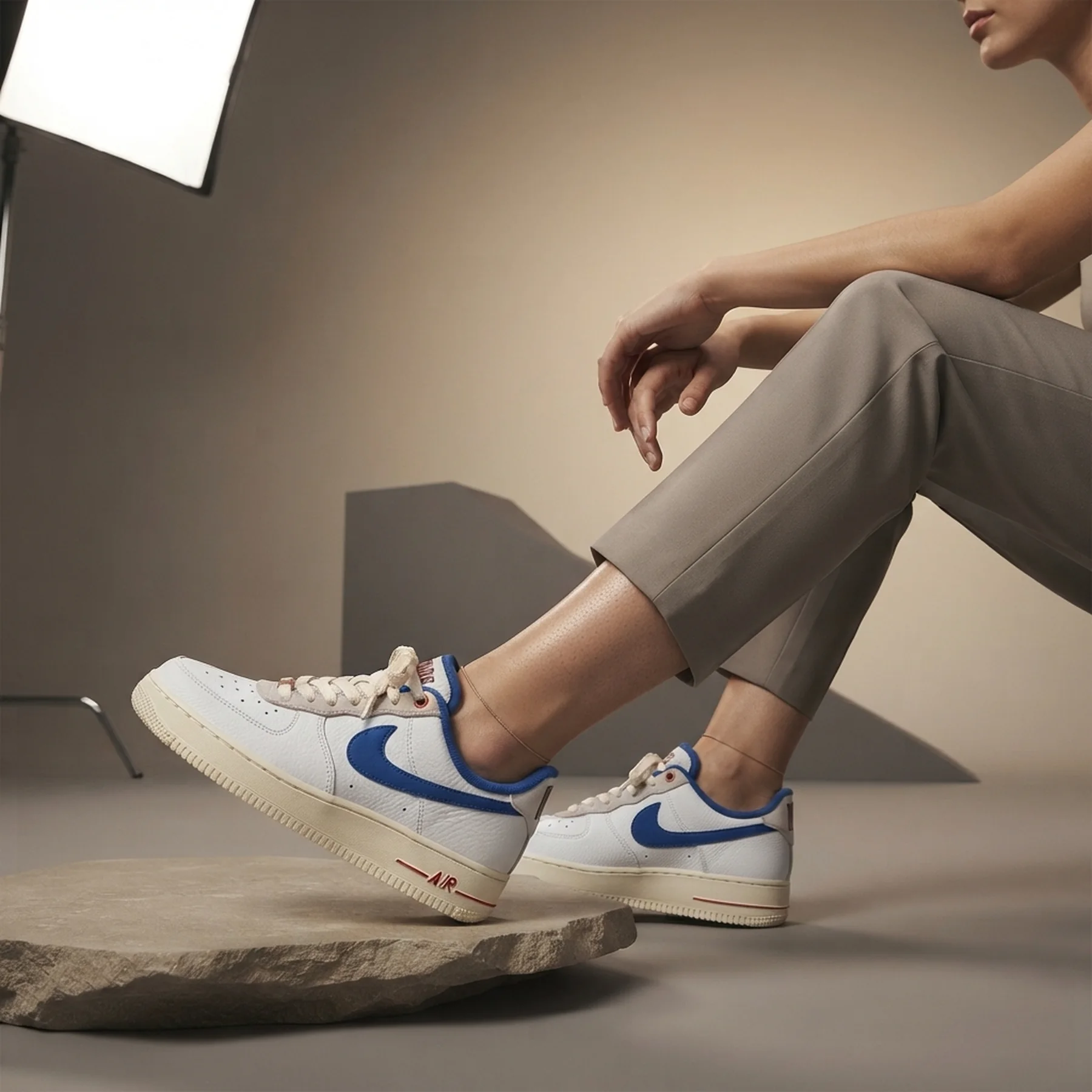 Кросівки жіночі Nike Air Force 1 Low Lx (DR0148-100)