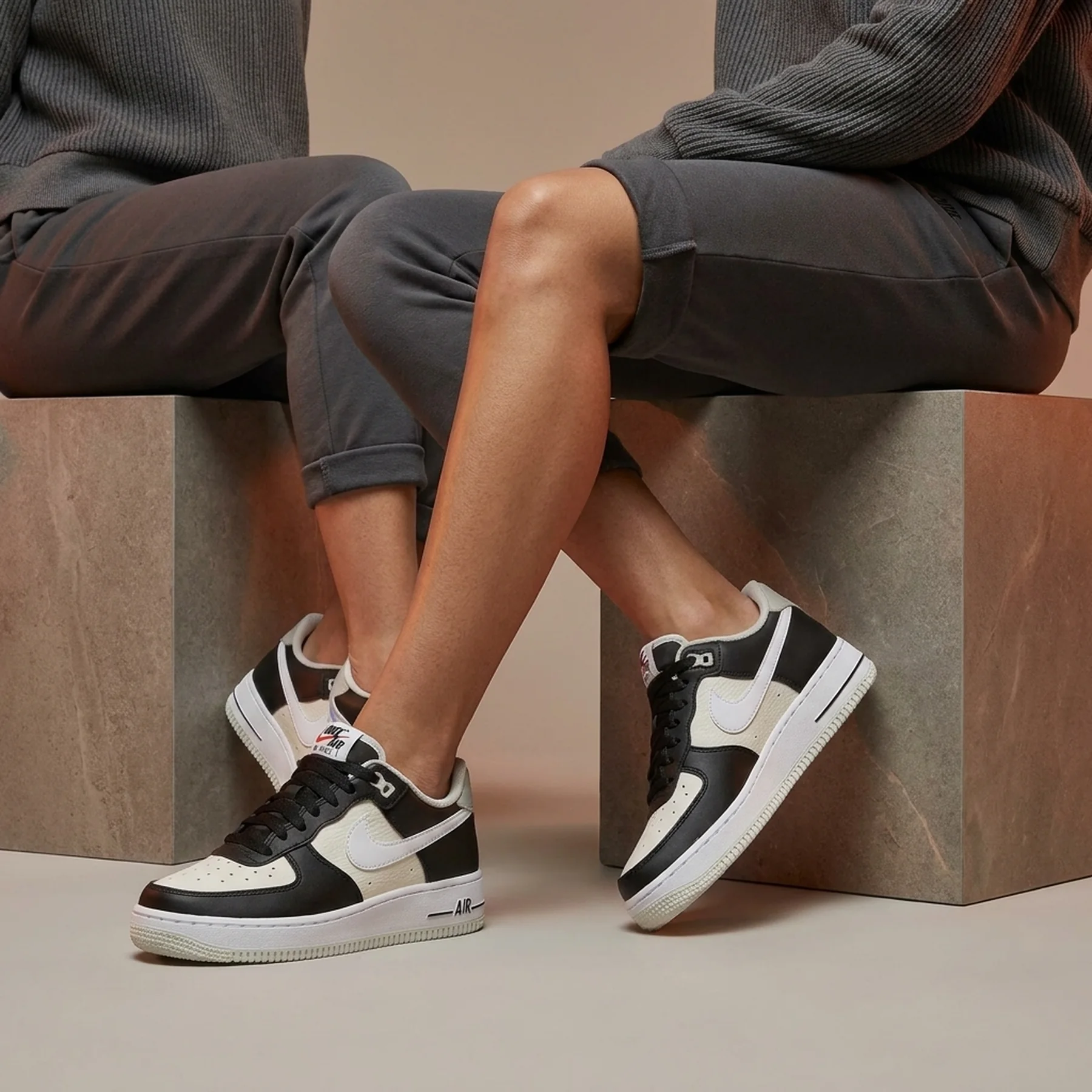 Кросівки жіночі Nike Air Force 1 Lv8 (Gs) (FB9035-002)