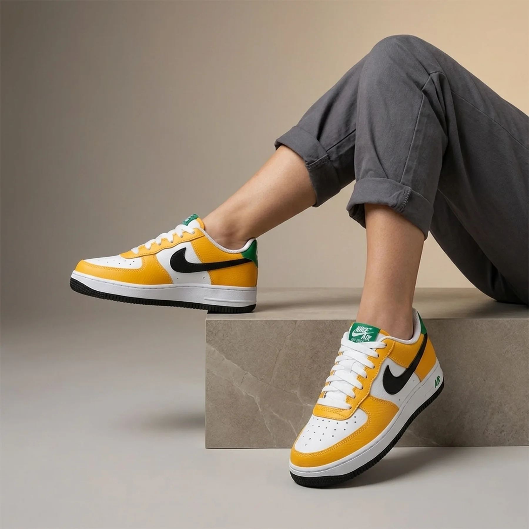 Кросівки жіночі Nike Air Force 1 Gs (FN8008-001)