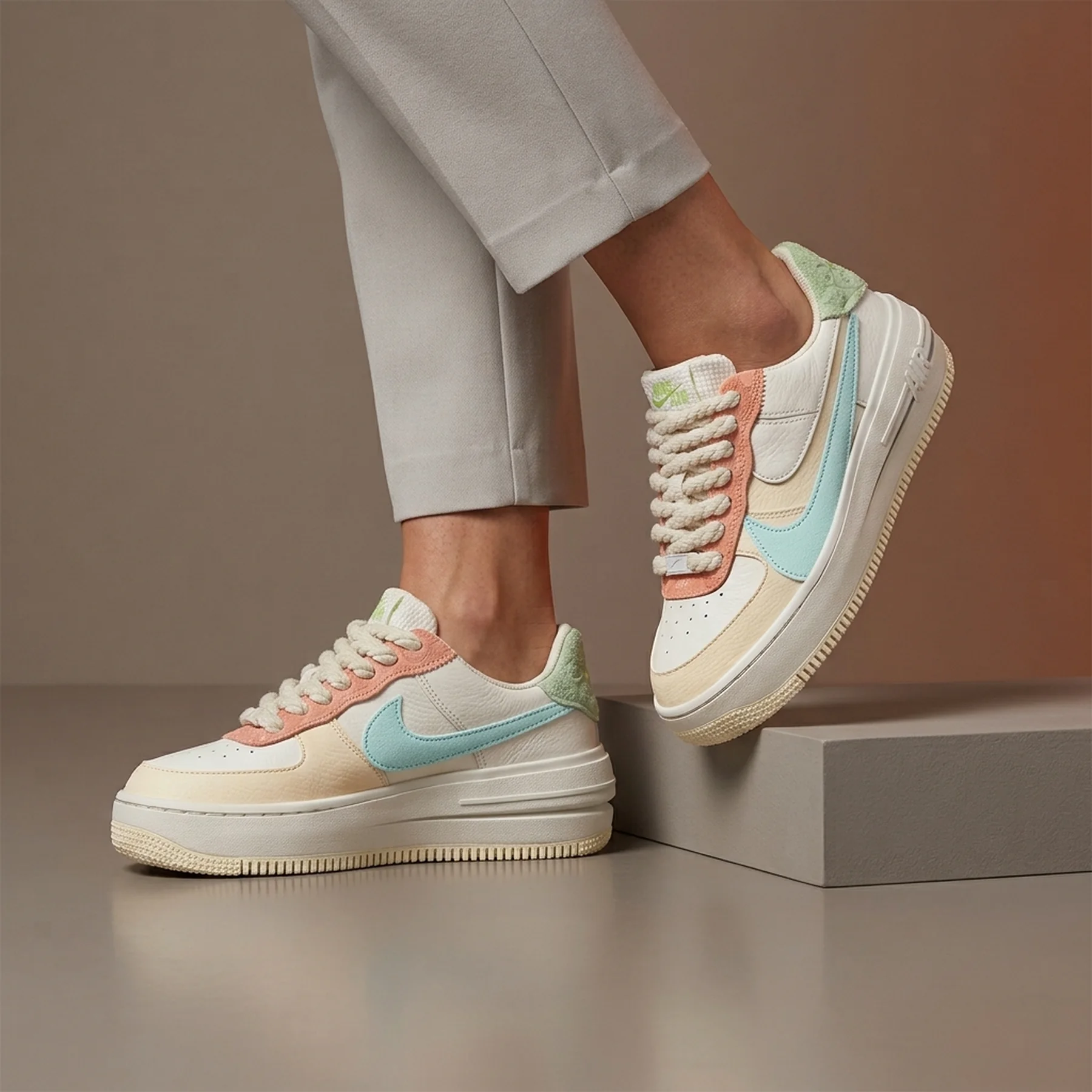 Кросівки жіночі Nike Air Force 1 Plt.Af.Orm (DX2671-100)