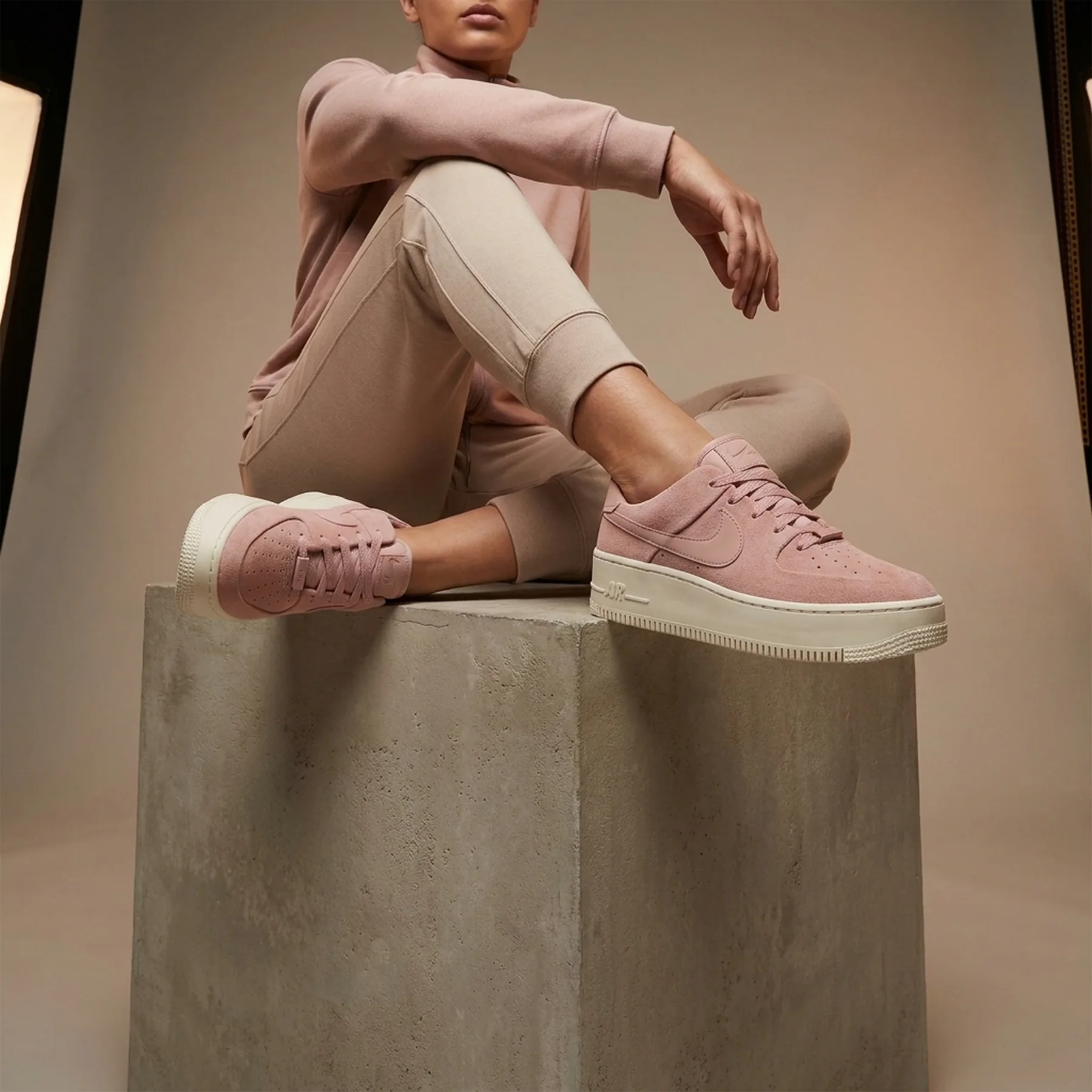 Кросівки жіночі Nike Air Force 1 Sage (AR5339-201)