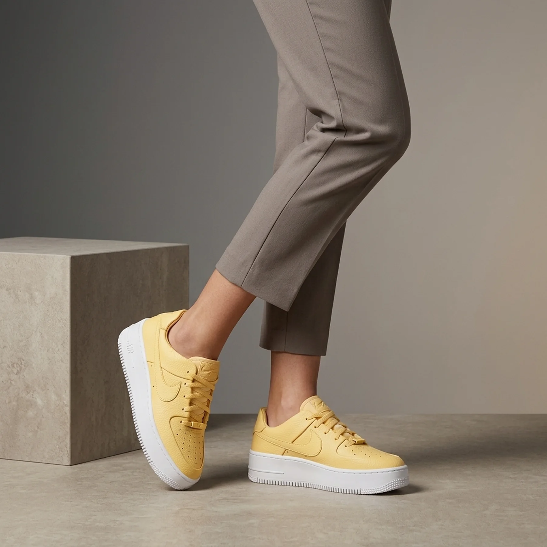 Кросівки жіночі Nike Air Force 1 Sage Low (AR5339-700)
