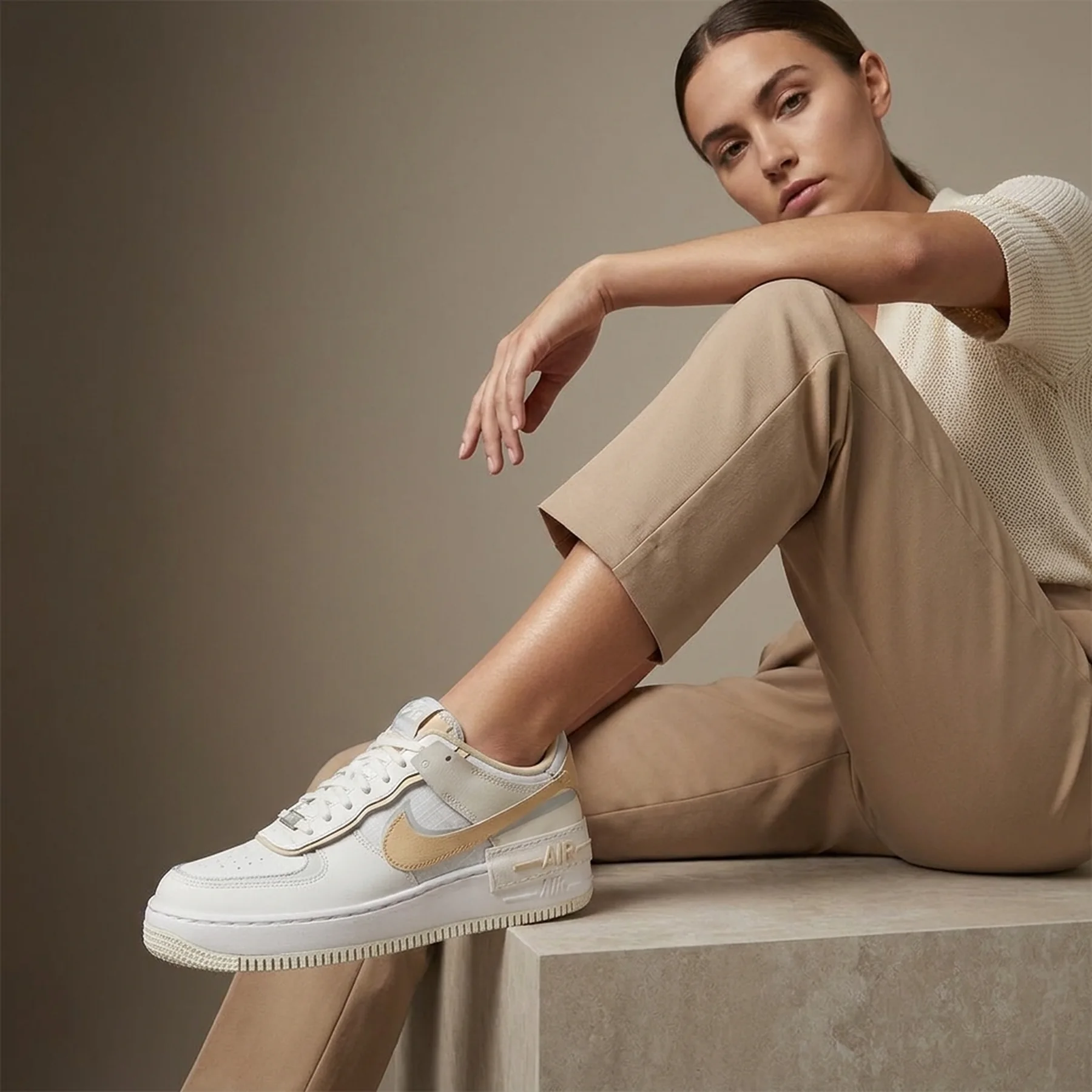 Кросівки жіночі Nike Air Force 1 Shadow (DV7449-100)
