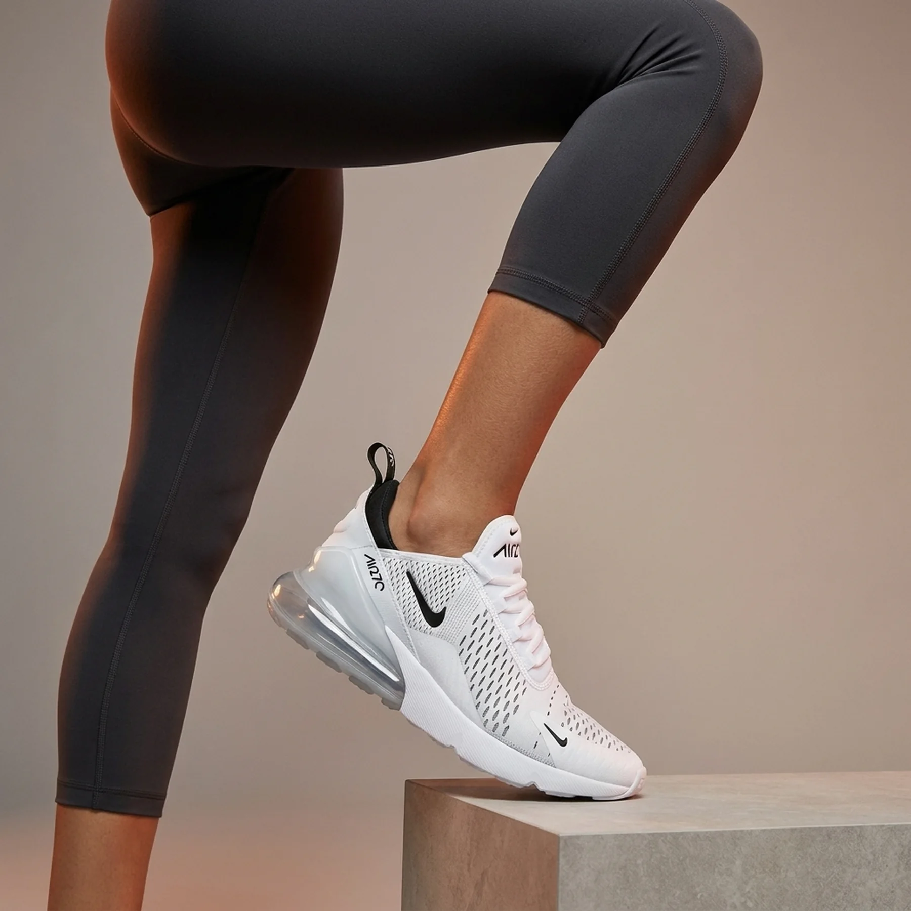 Кросівки жіночі Nike Air Max 270 (AH6789-100)