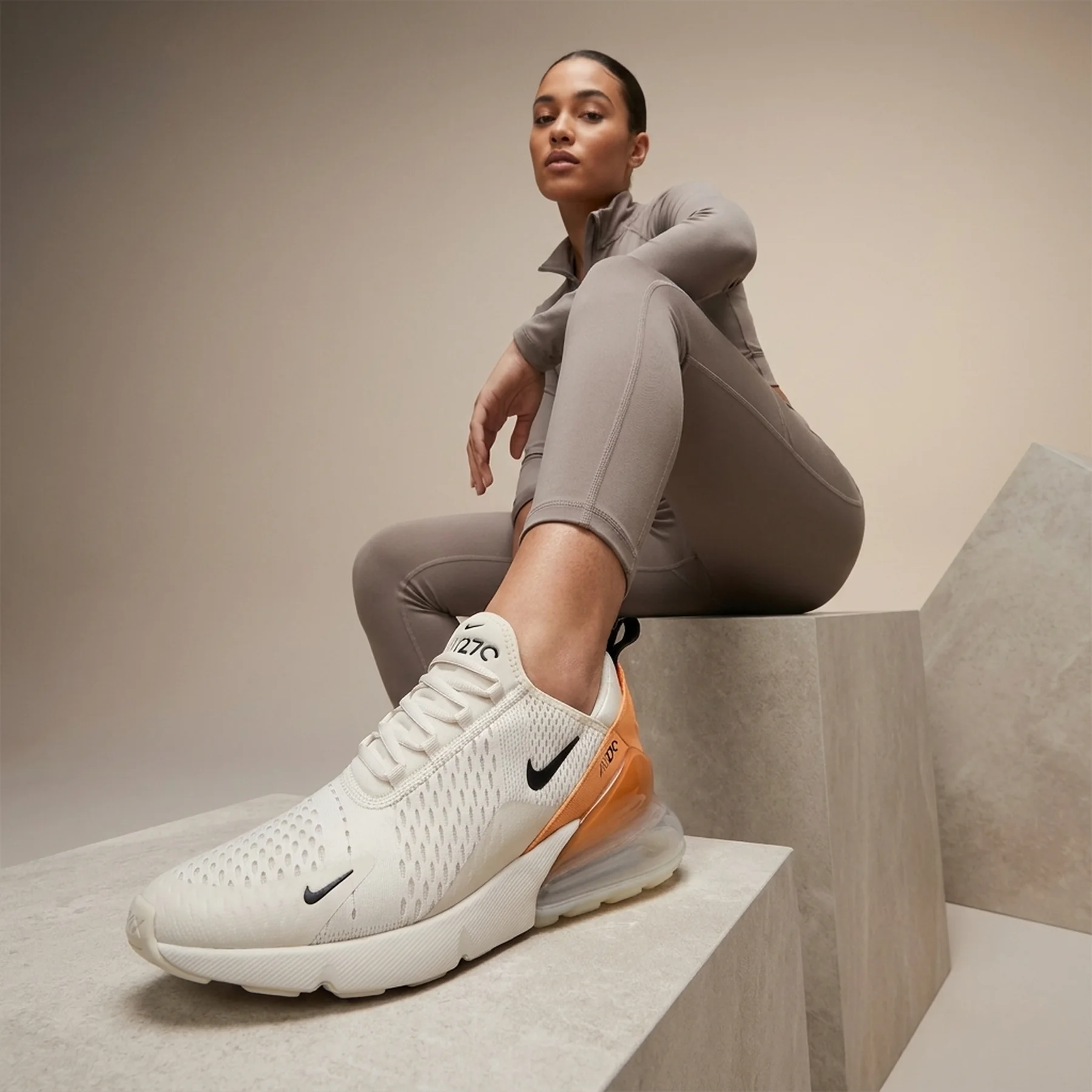 Кросівки жіночі Nike Air Max 270 (DZ7736-001)