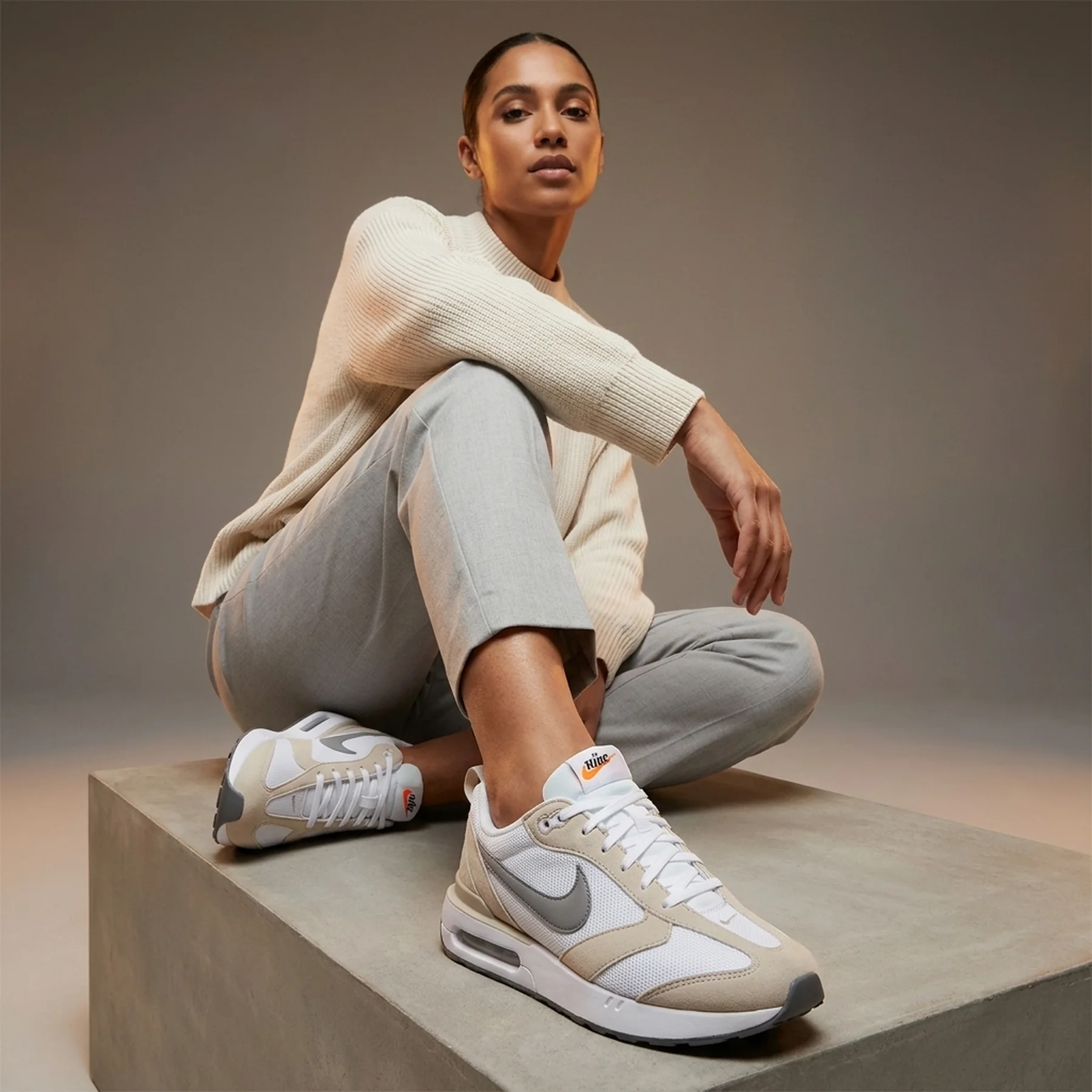 Кросівки жіночі Nike Air Max Dawn (DC4068-001)