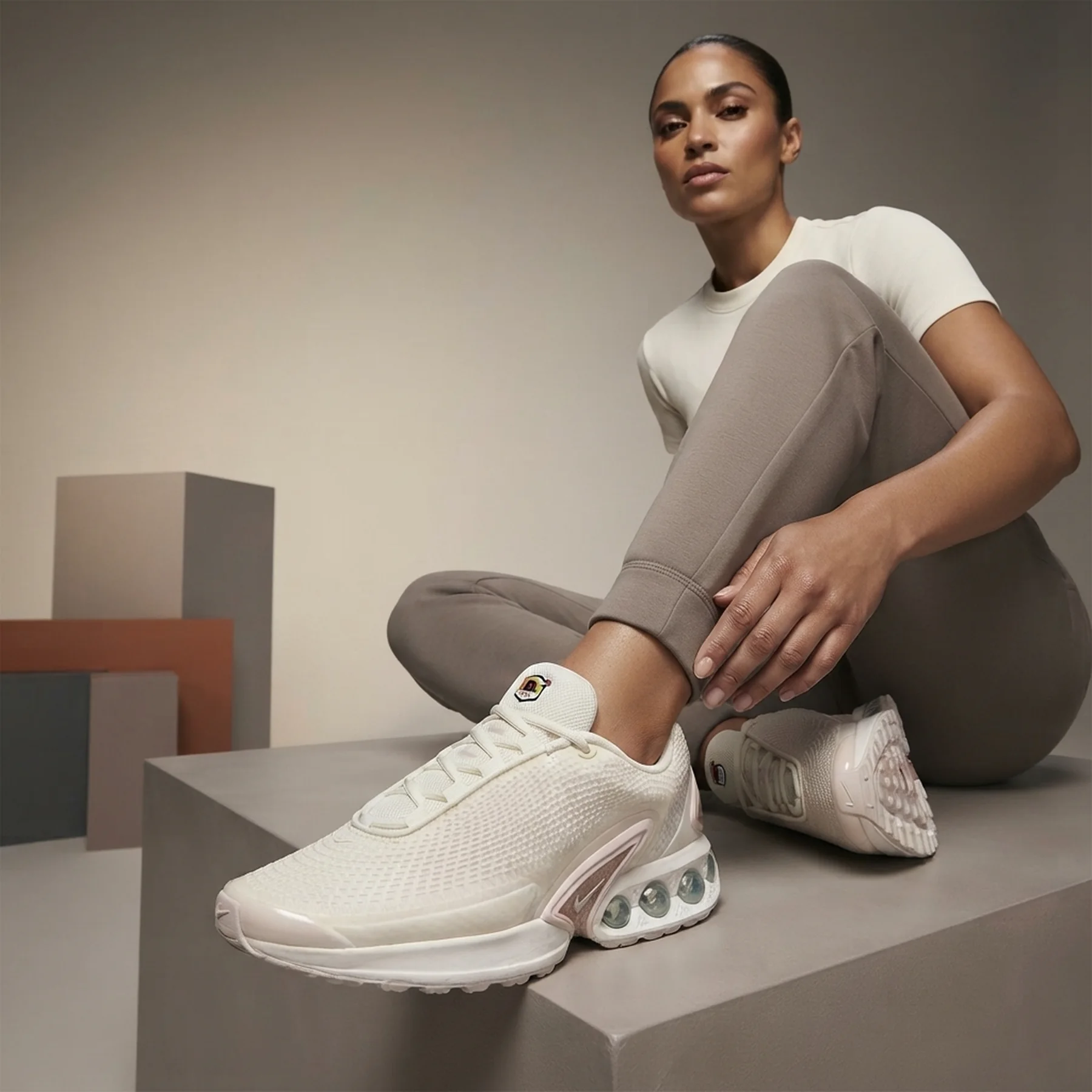 Кросівки жіночі Nike Air Max Dn White (HV4436-133)